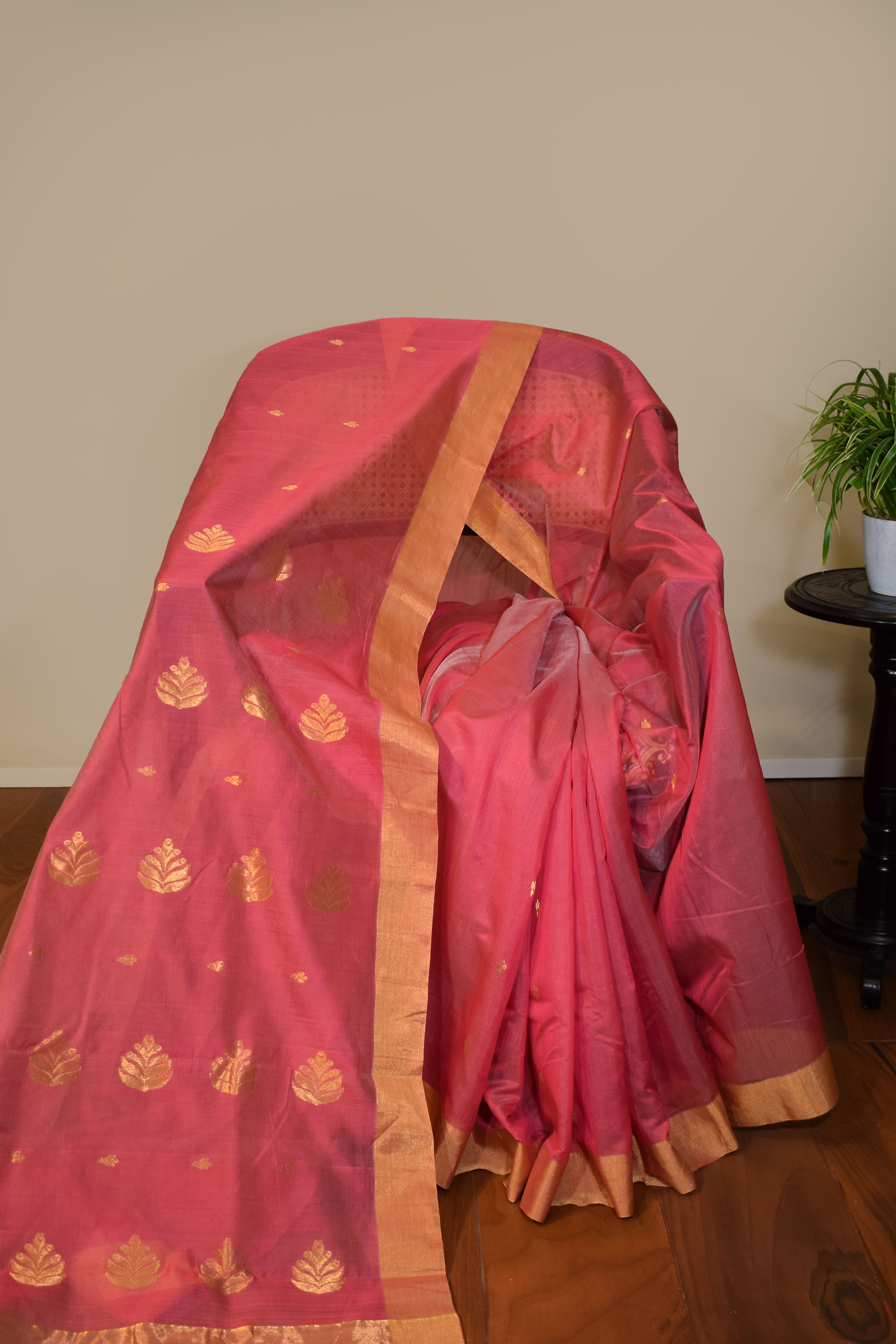 Pure handloom chanderi saree with golden zari weaving-onion pink