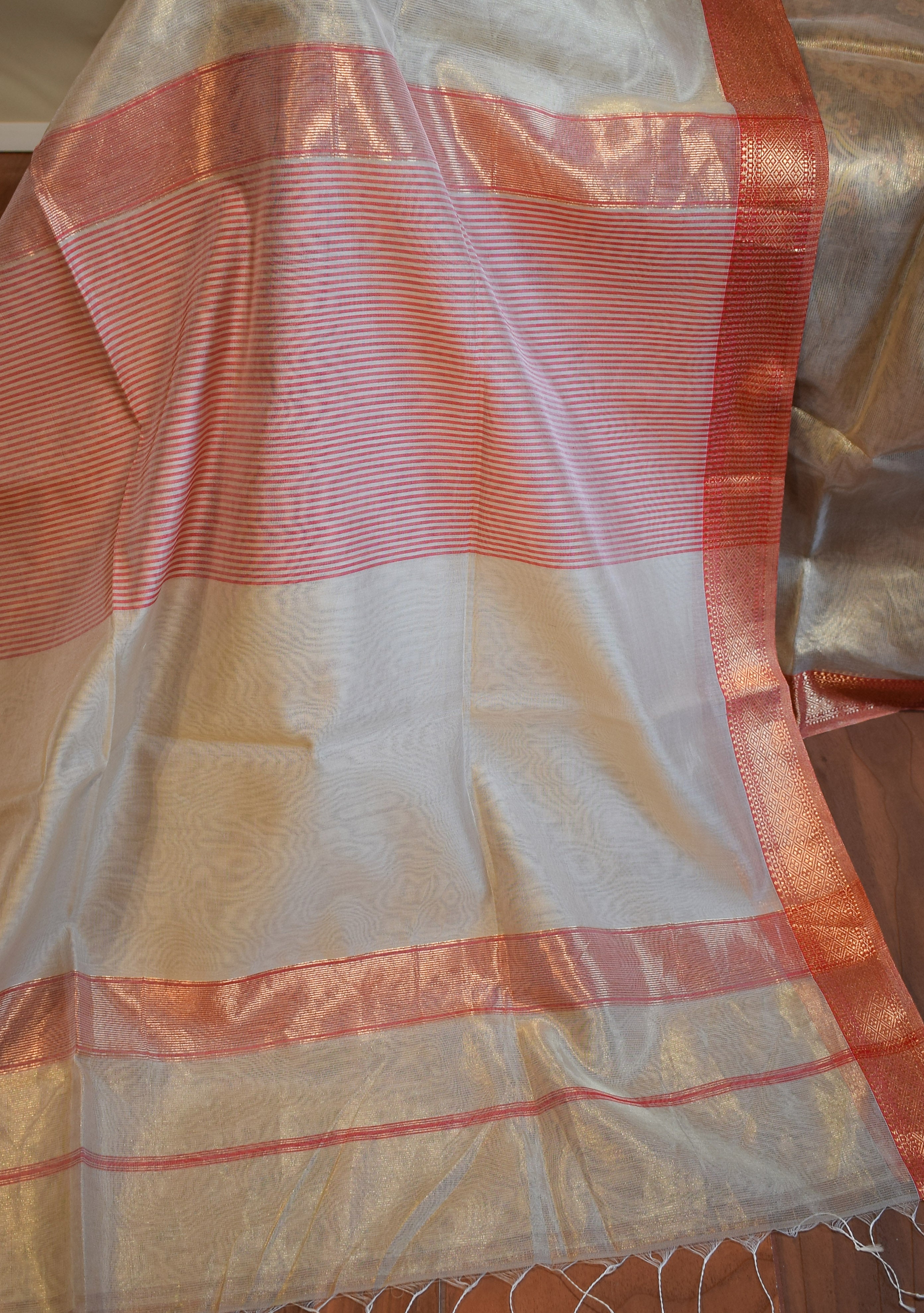 Antique Gold Maheshwari Tissue Silk Saree