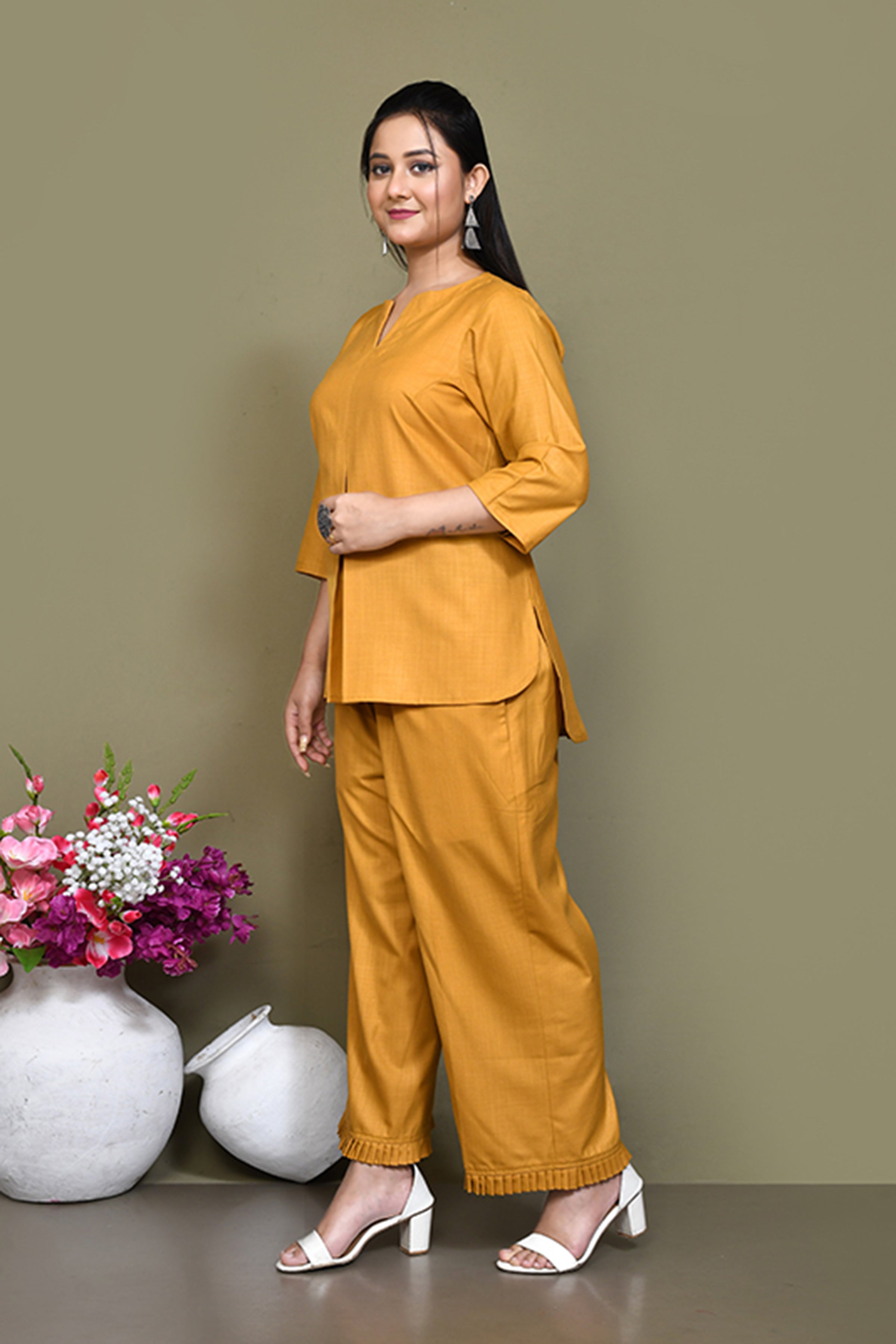 Cotton slub mid-thigh length high-low top with matching pant