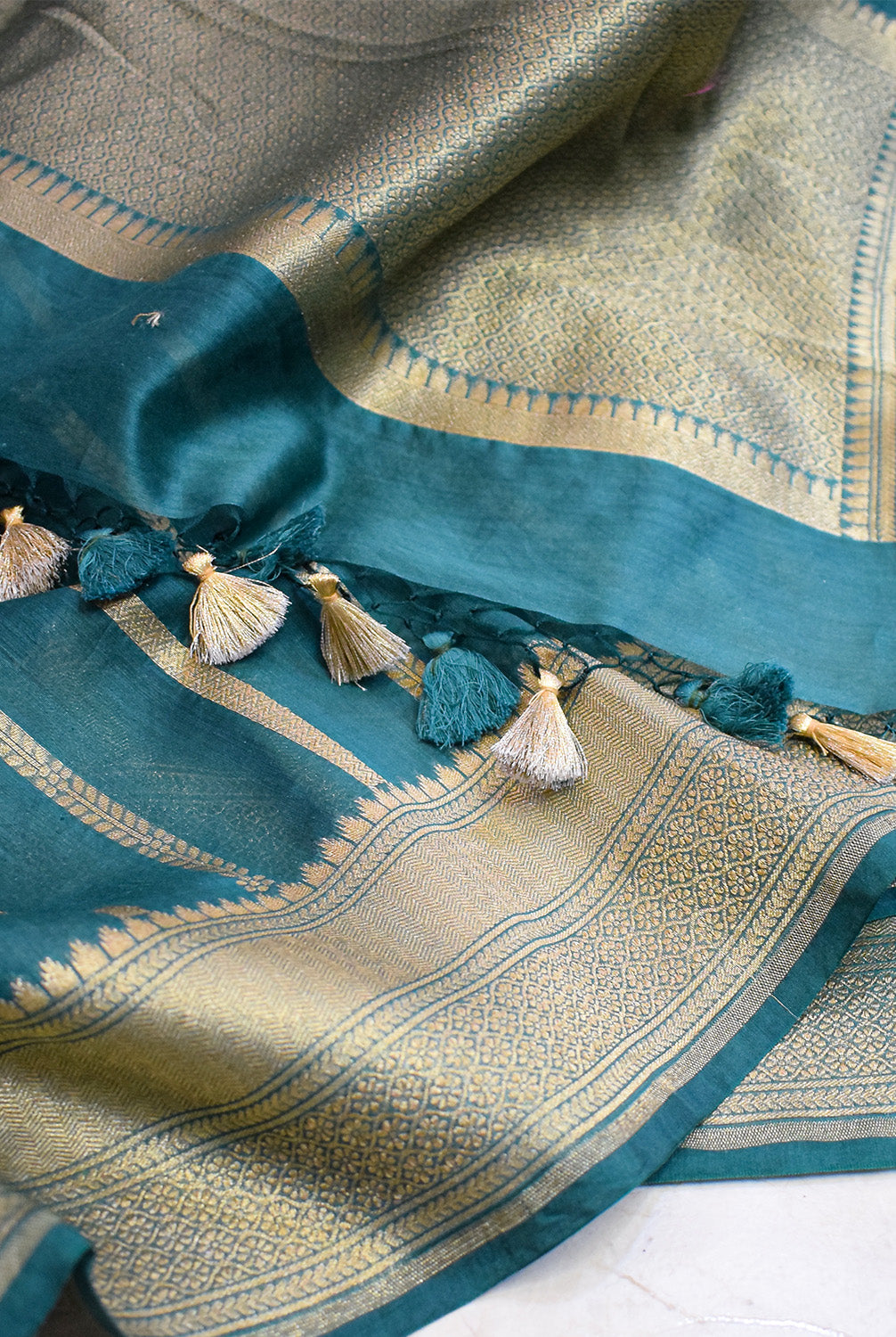 Chanderi stripes pattern woven Banarasi saree with golden border-bottle green