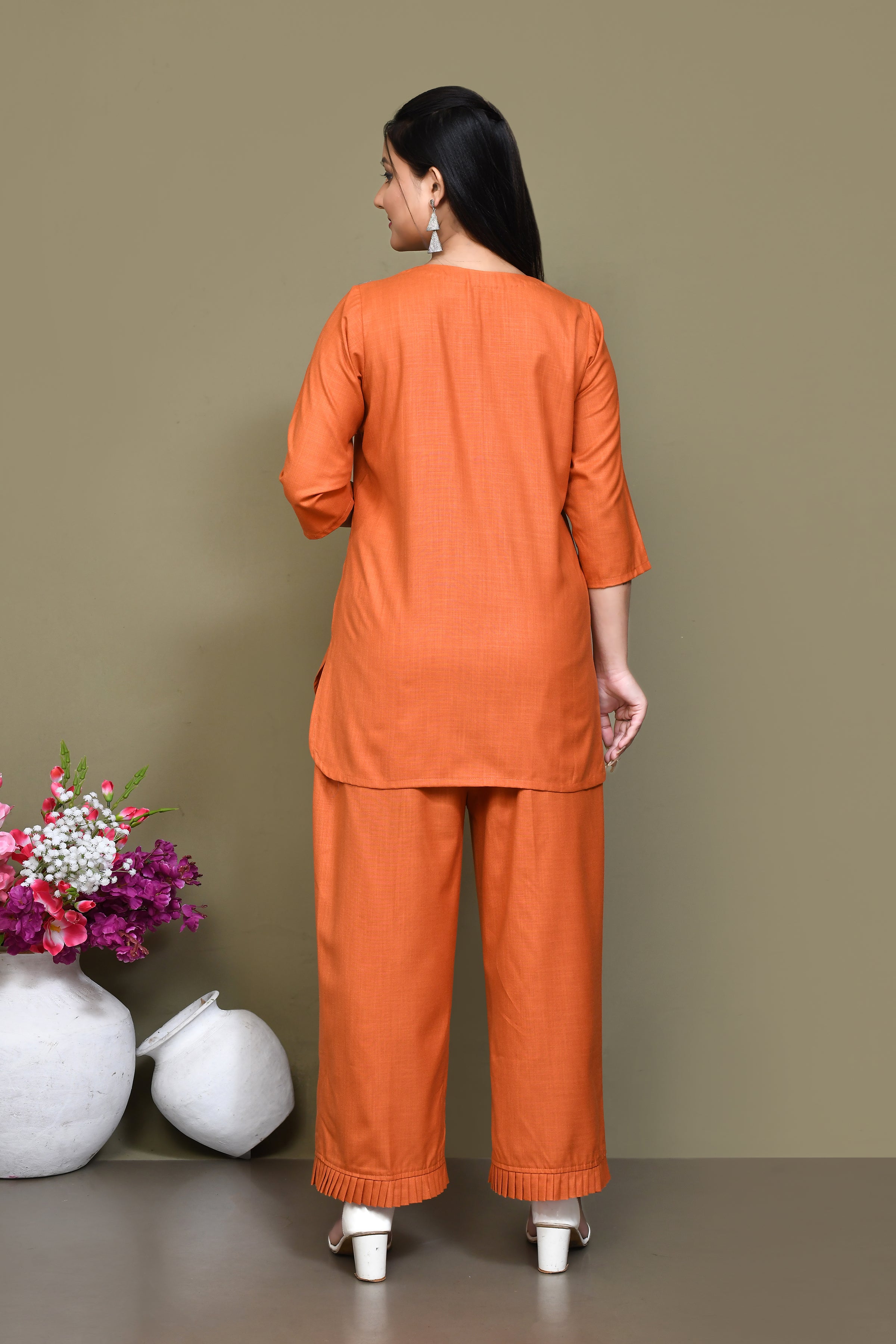 Cotton slub mid-thigh length high-low top with matching pant