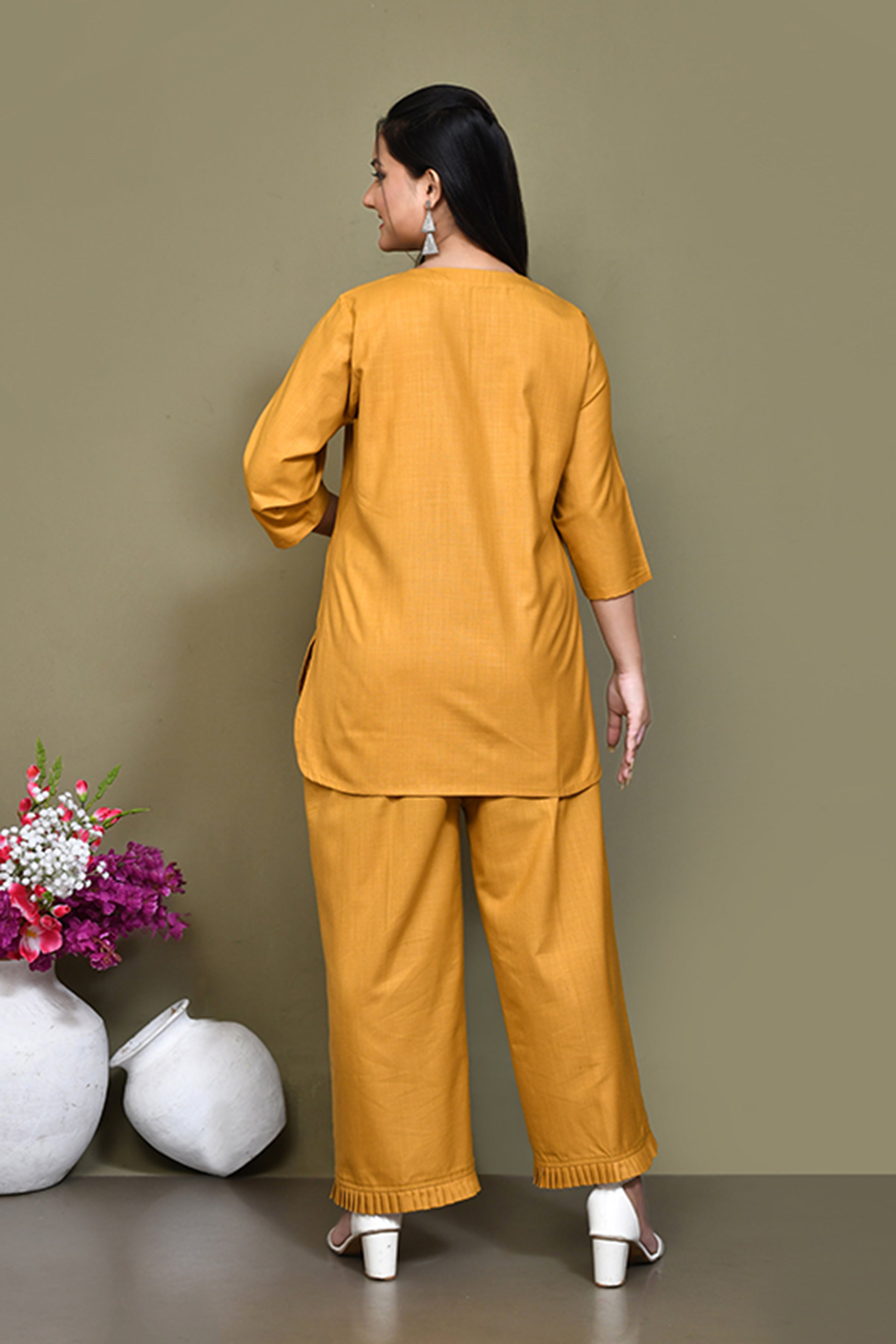 Cotton slub mid-thigh length high-low top with matching pant