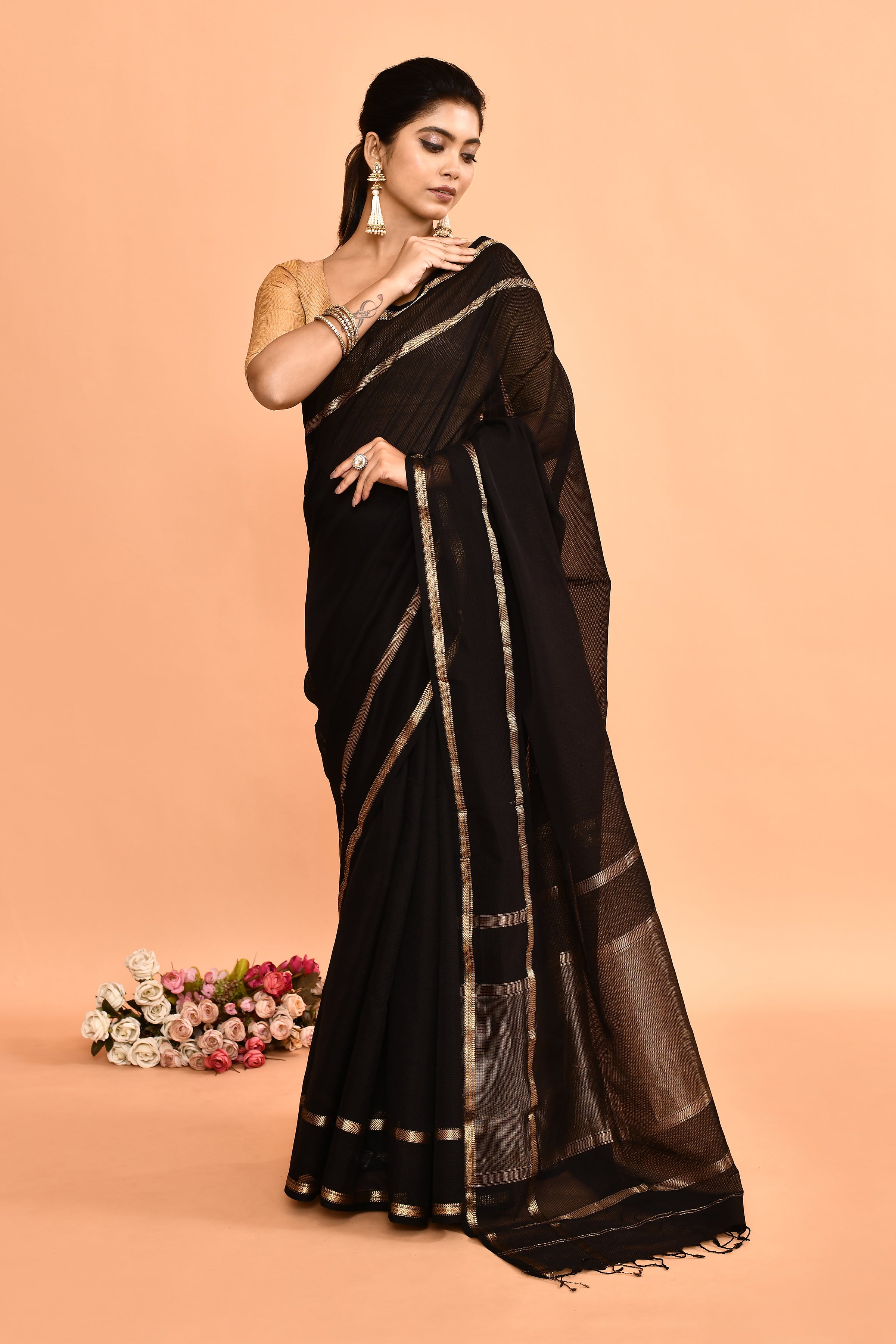 Plain Maheshwari pure handloom double border small checks saree