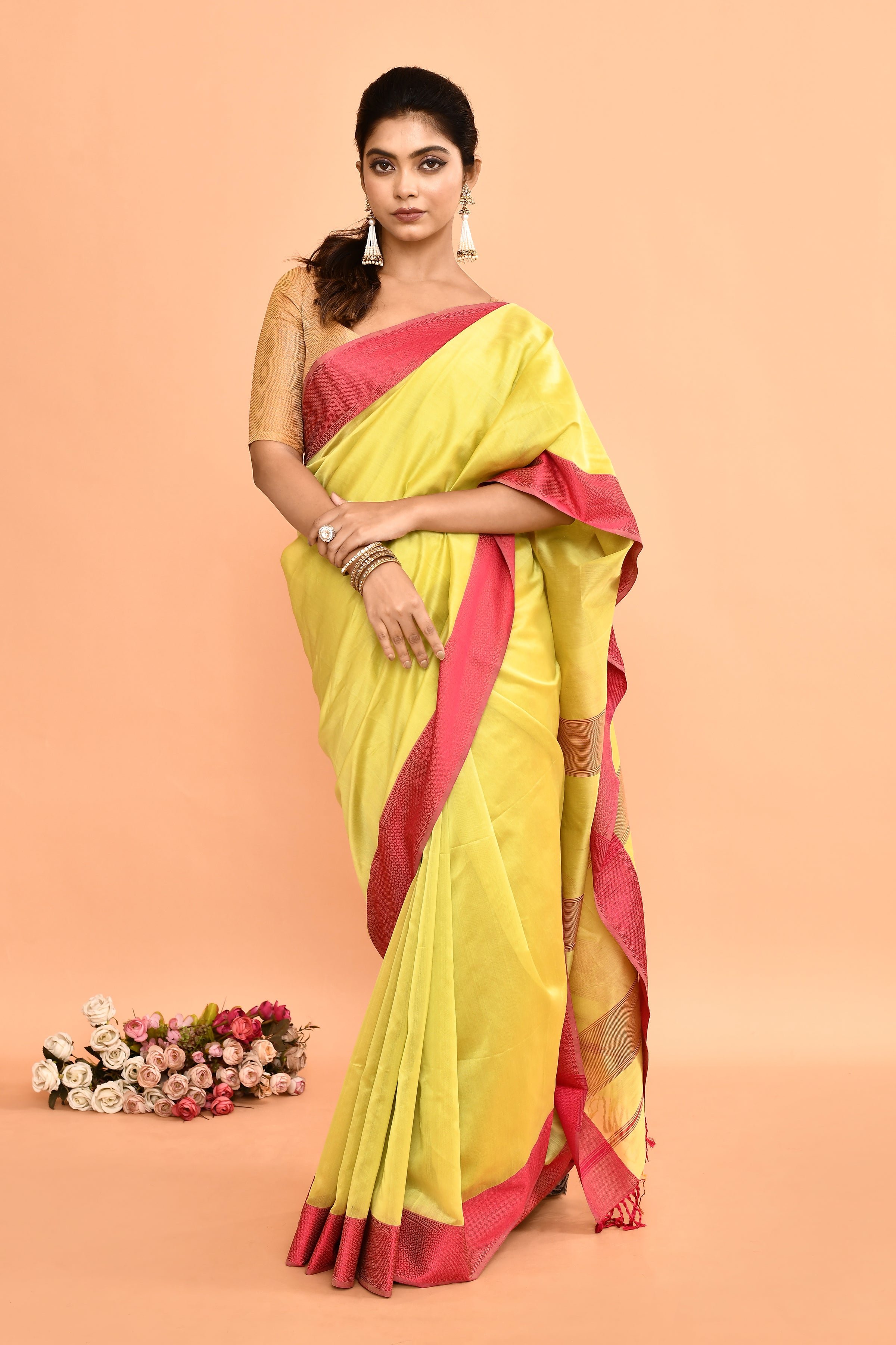 Plain Maheshwari pure handloom saree with contrast dark pink resham border