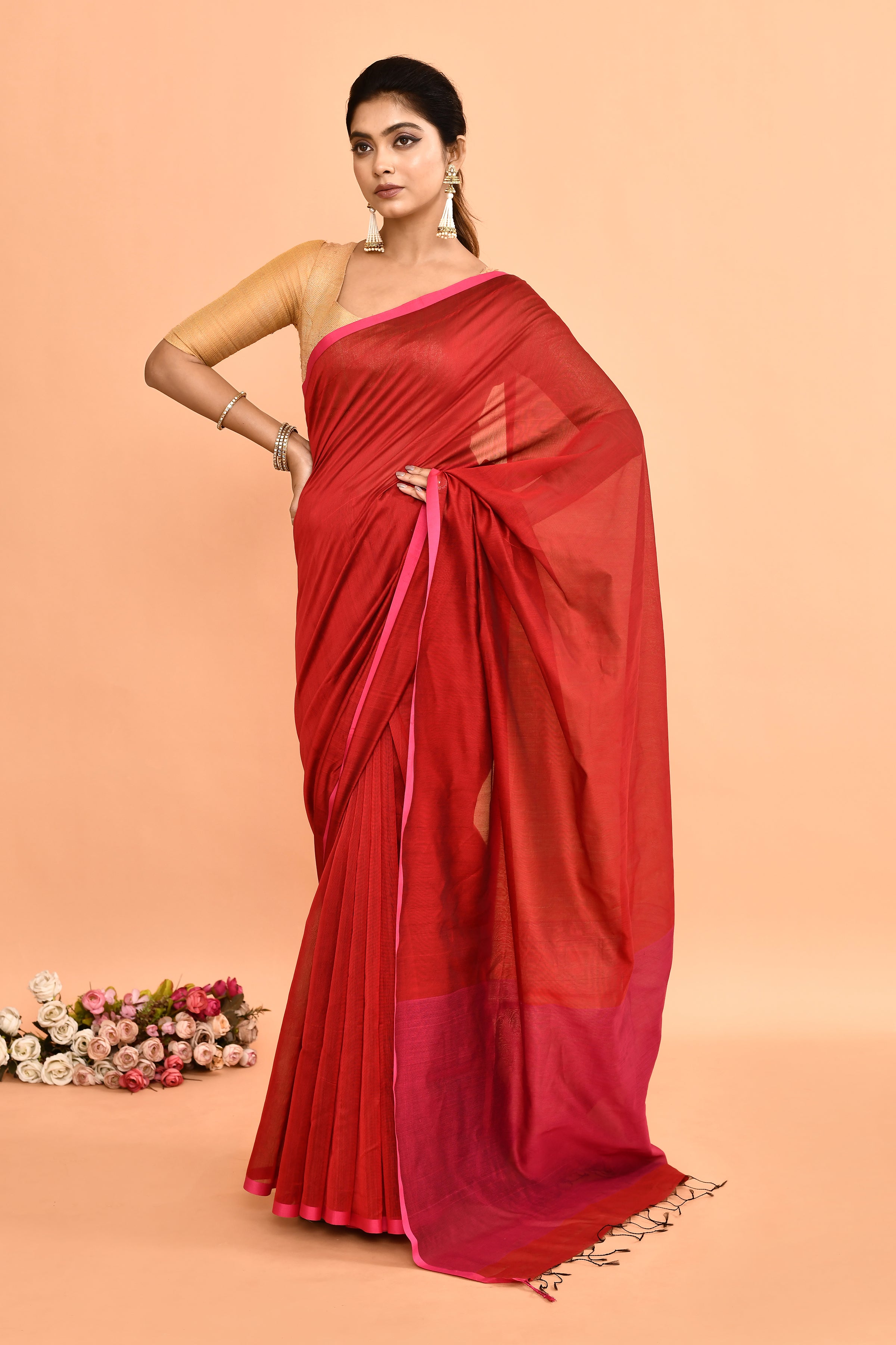Maheshwari pure handloom plain solid color saree with thin contrast dark pink border-red