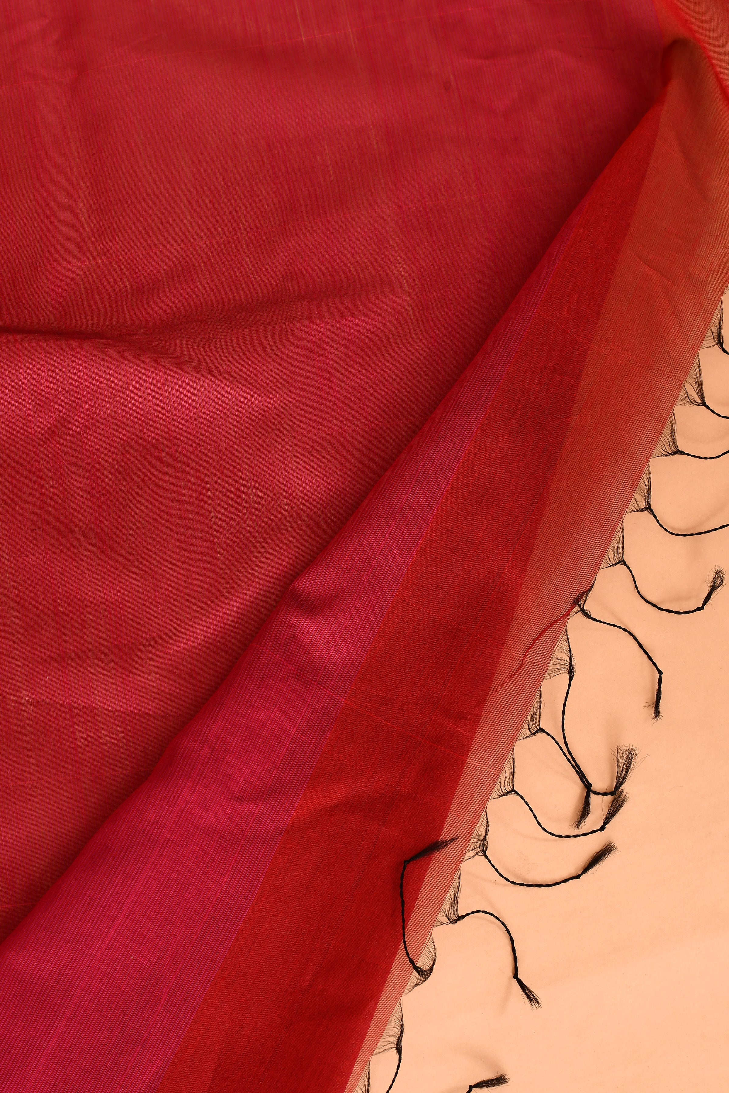 Maheshwari pure handloom plain solid color saree with thin contrast dark pink border-red