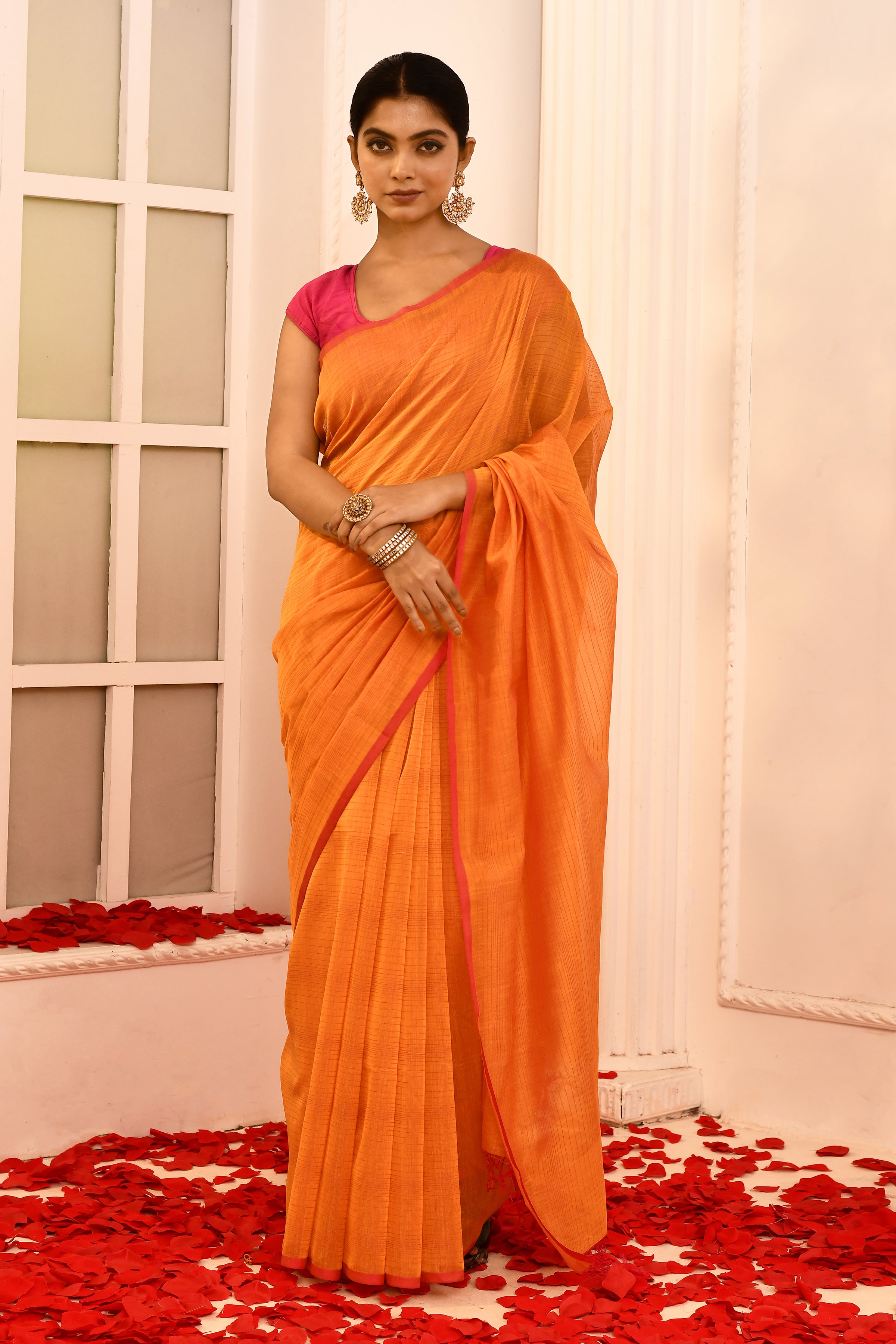 Plain Maheshwari pure handloom self-checks saree with narrow contrast pink border