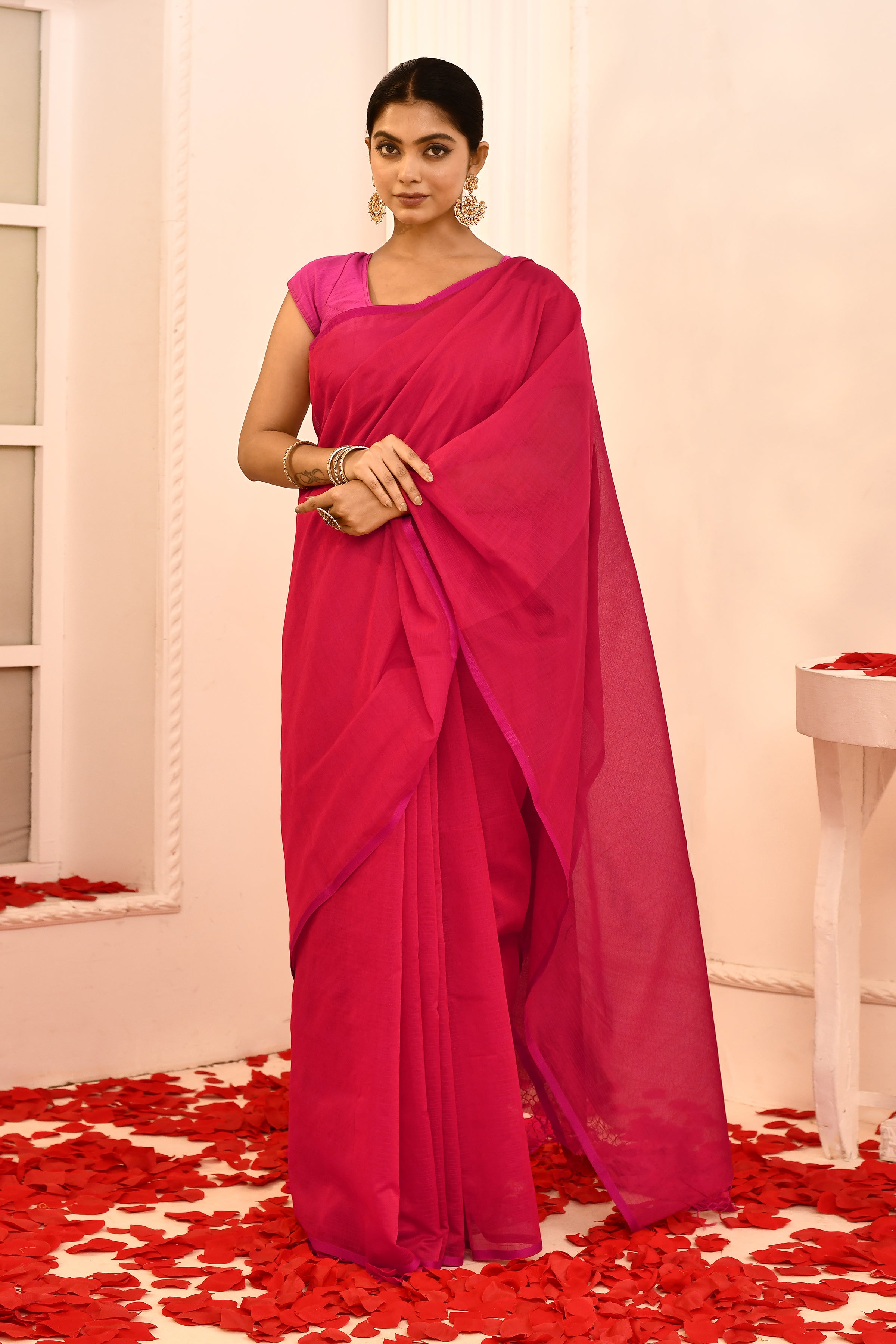 Plain Maheshwari pure handloom self-checks saree with narrow contrast pink border