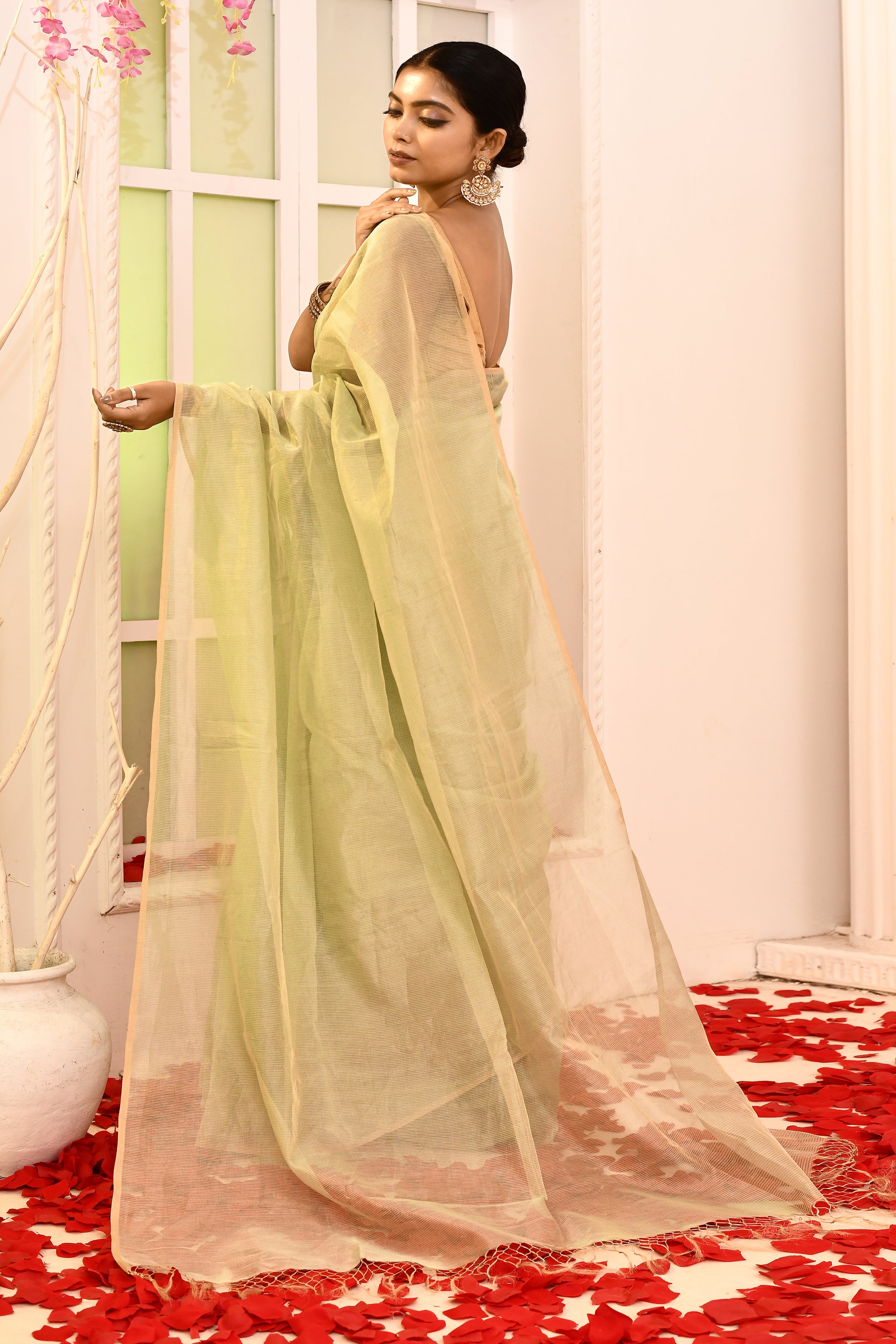 Maheshwari pure handloom tissue saree with small golden checks