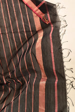 Plain Maheshwari pure handloom saree with rose gold woven border and rose gold & dark pink stripes in pallu