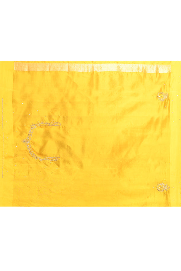 Pure Munga Silk Saree with Delicately Woven Floral Butis – Hot Pink