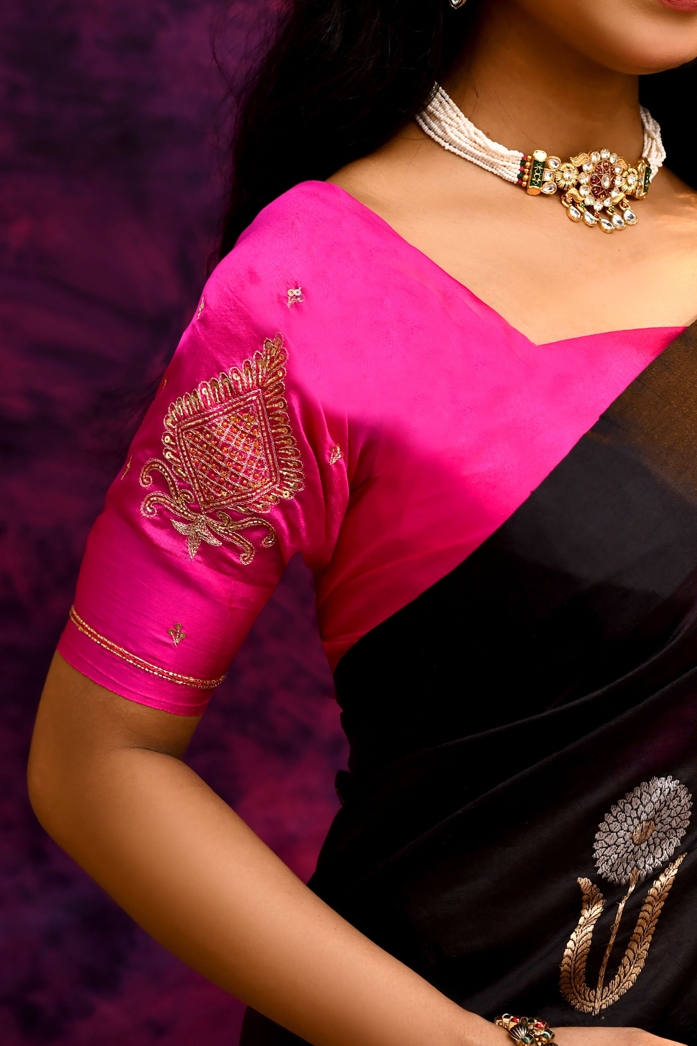 Pure Munga Silk Saree with Delicately Woven Floral Butis – Black