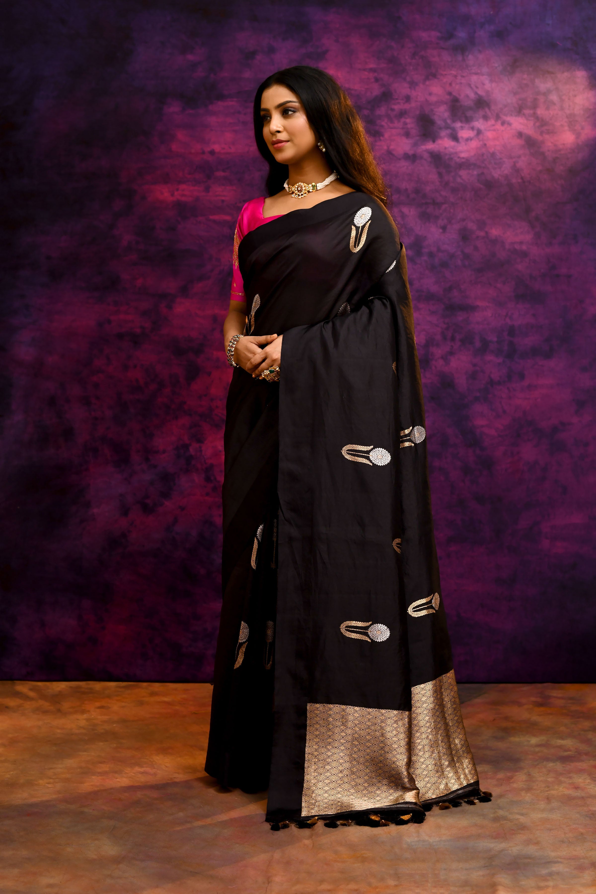 Pure Munga Silk Saree with Delicately Woven Floral Butis – Black