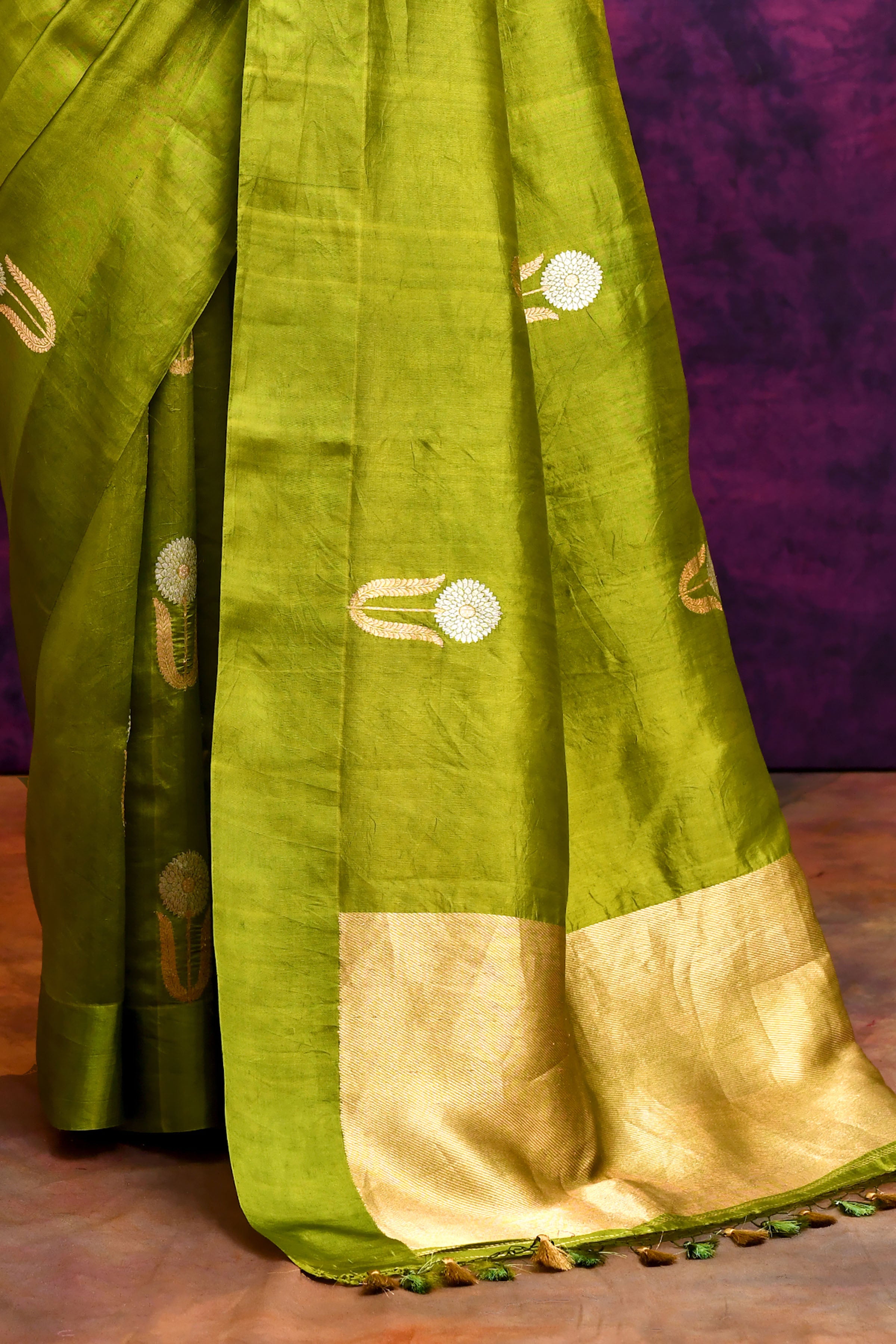 Pure Munga Silk Saree with Delicately Woven Floral Butis – Parrot Green