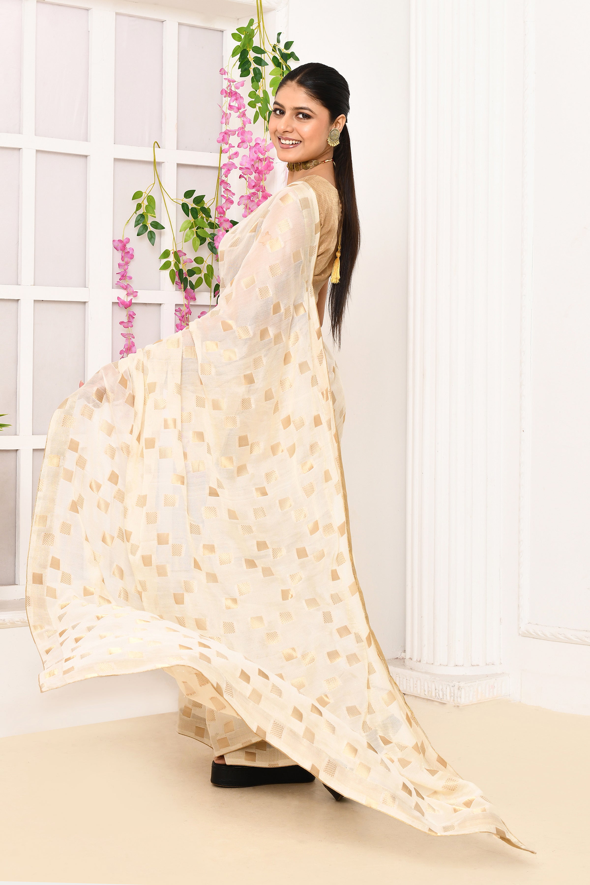 Jute Upada golden checker pattern saree-Off white