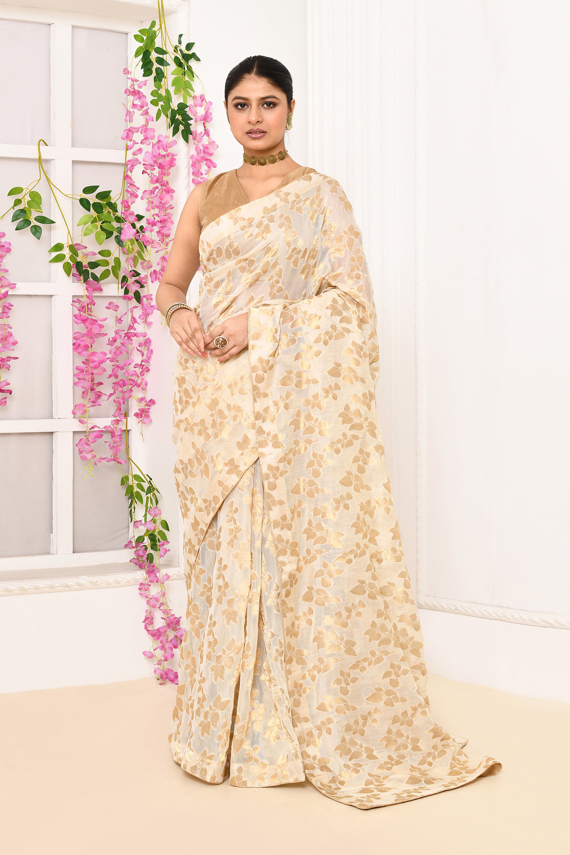 Jute Upada golden leaf pattern saree-Off white
