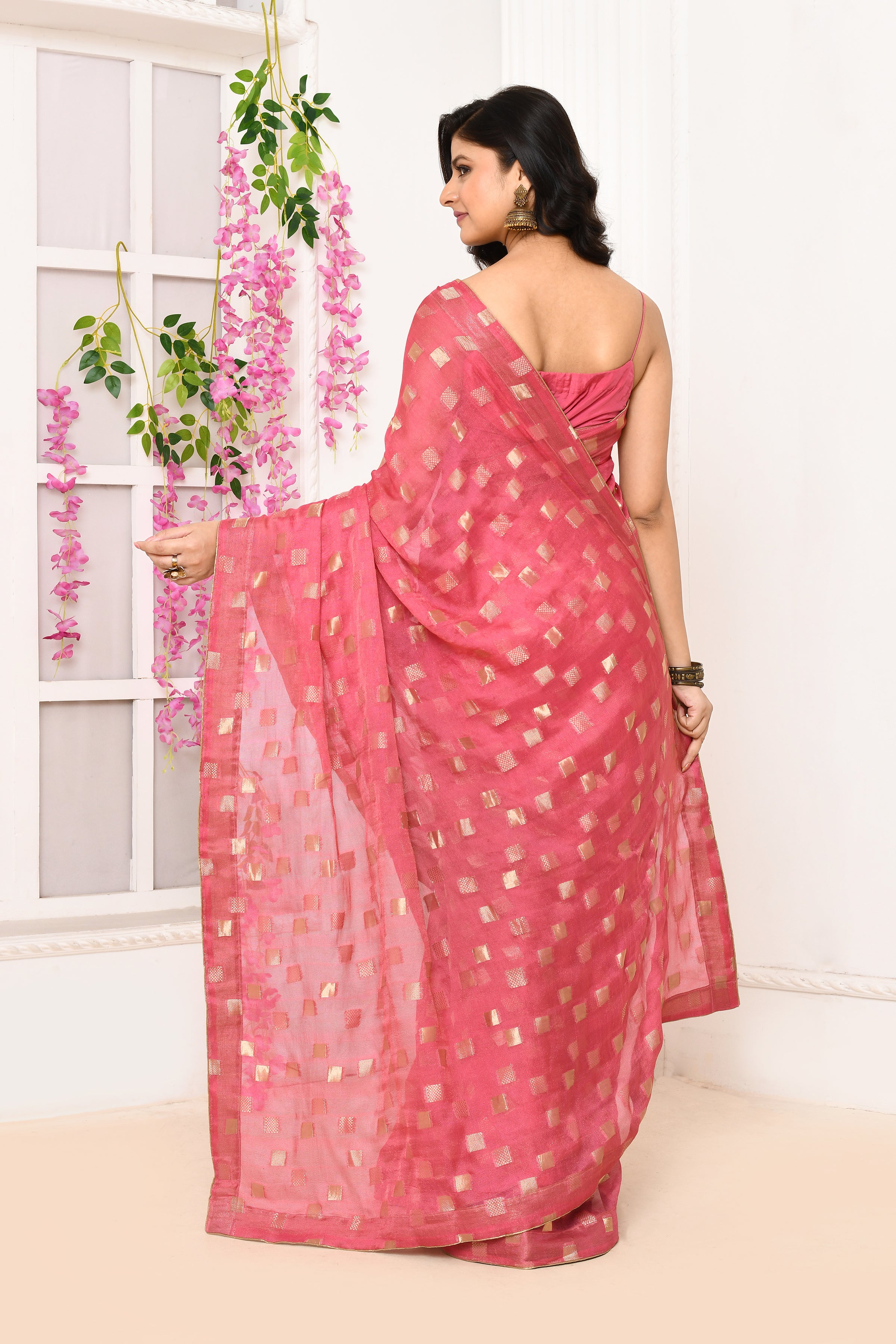 Jute Upada golden checker pattern saree-Onion pink