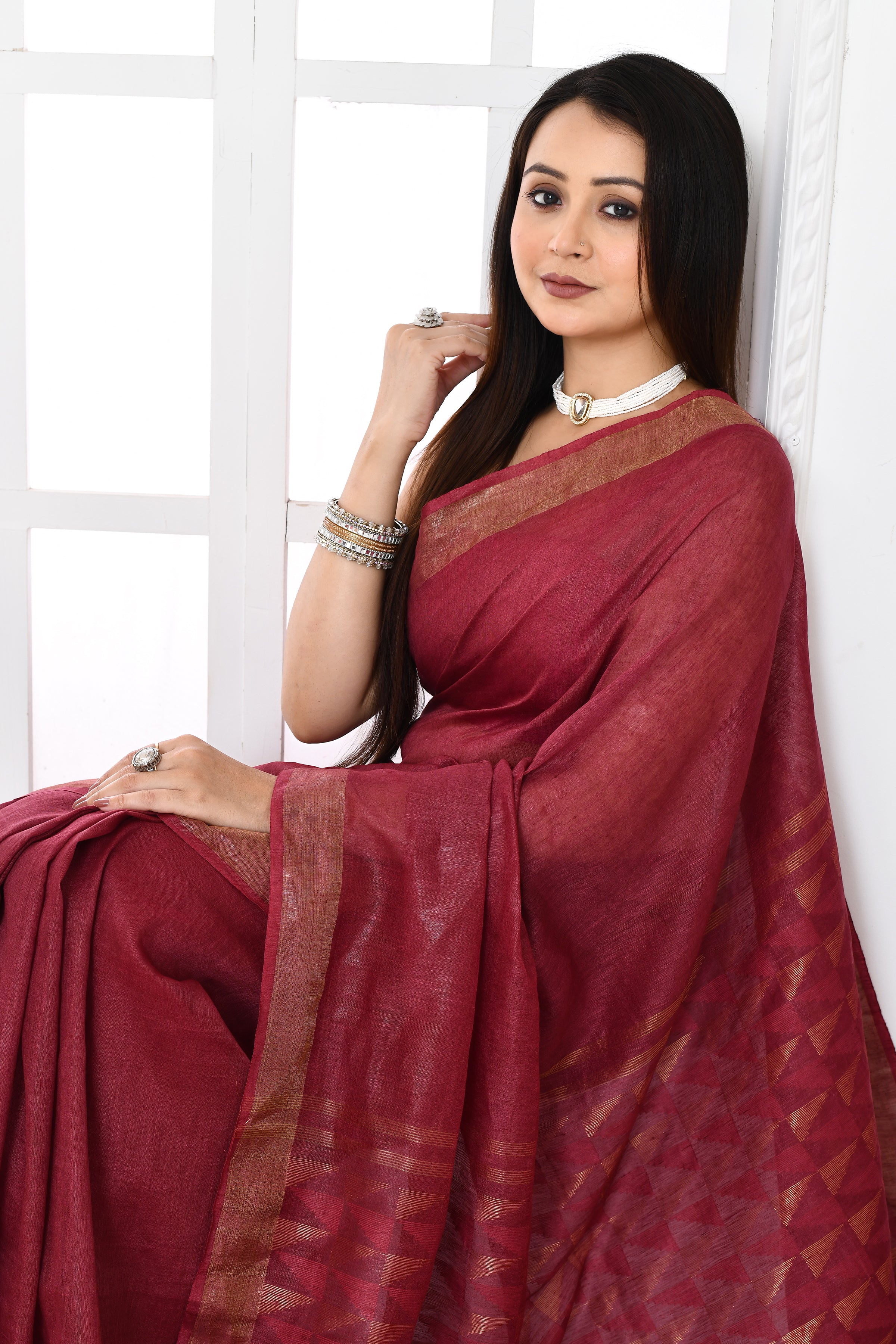 Pure handloom tussar linen saree with woven zari pallu