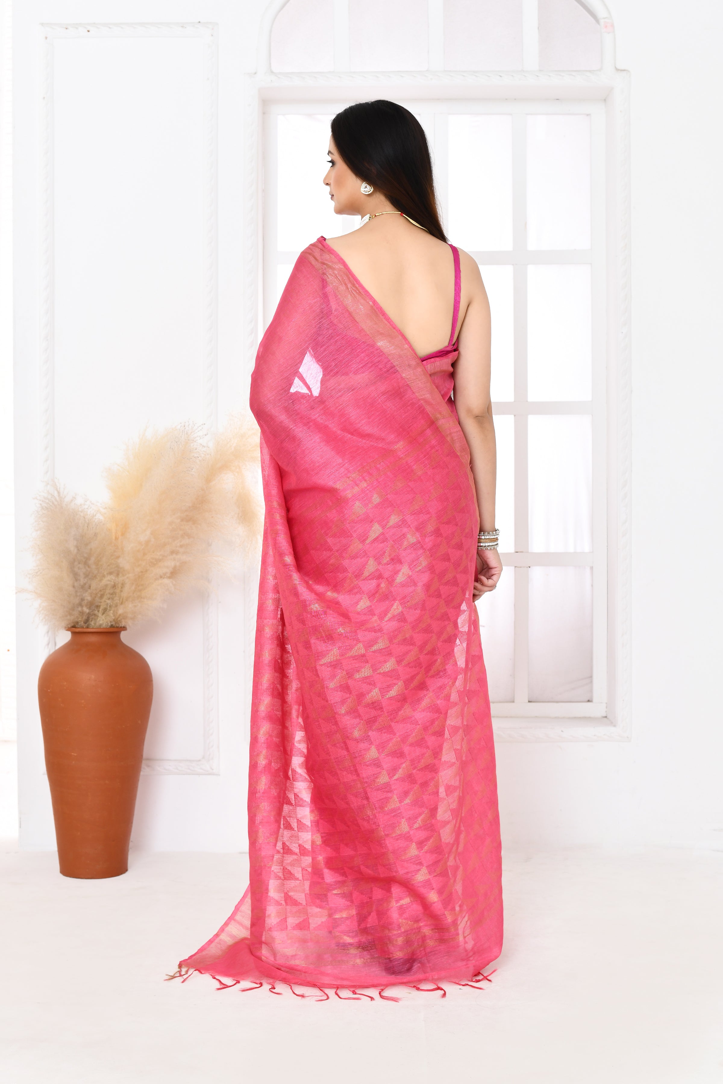 Pure handloom tussar linen saree with woven zari pallu