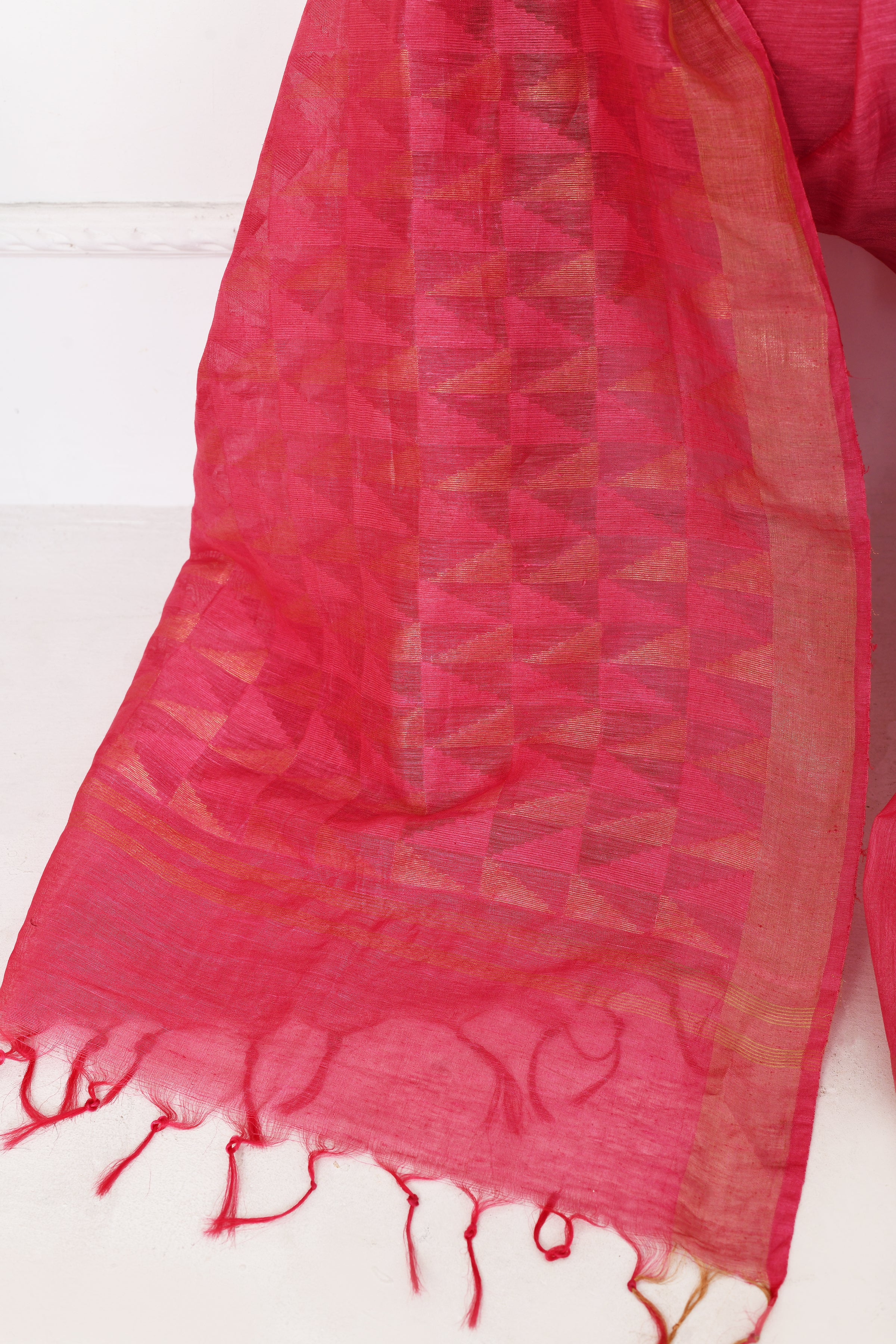 Pure handloom tussar linen saree with woven zari pallu