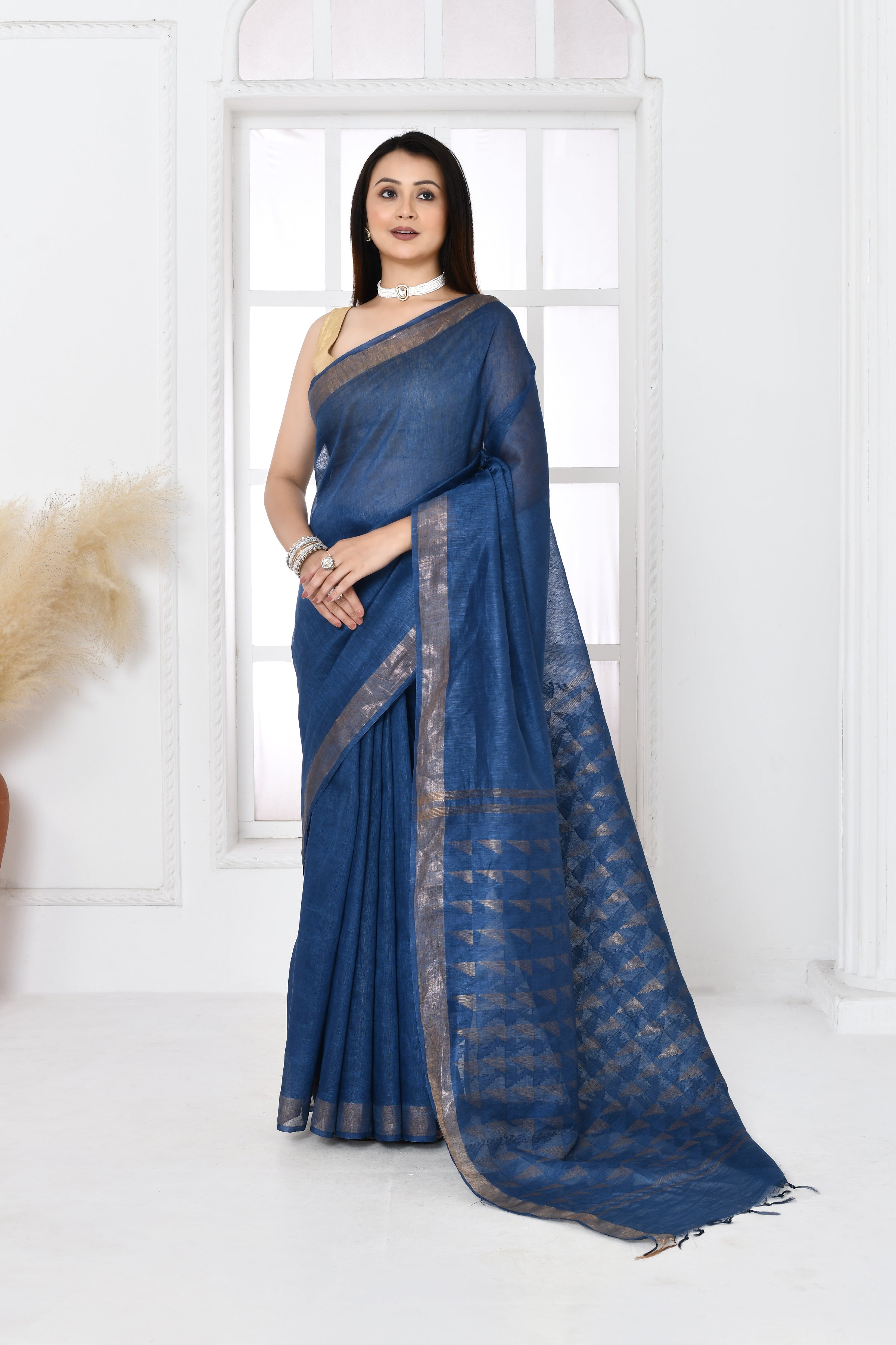 Pure handloom tussar linen saree with woven zari pallu