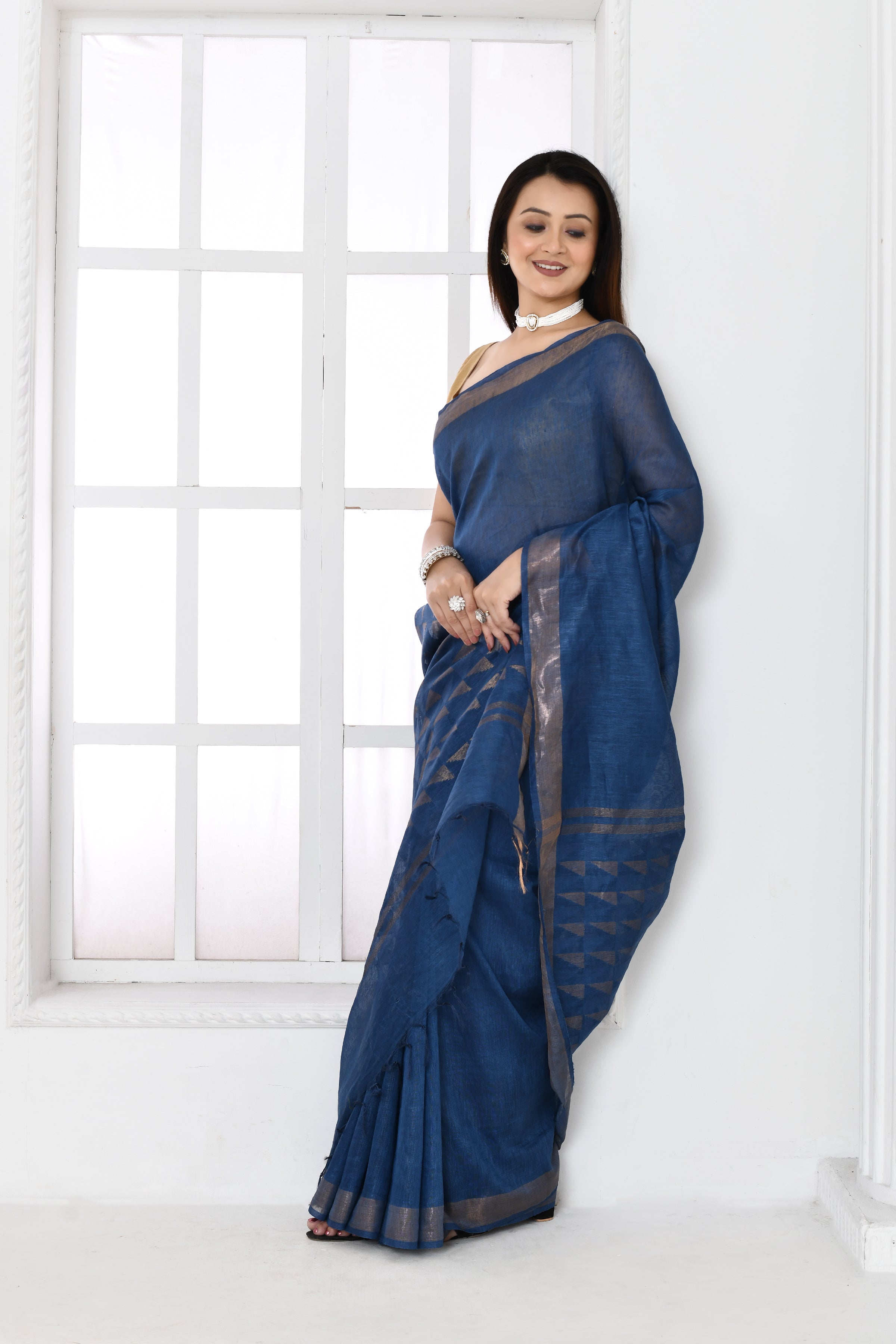 Pure handloom tussar linen saree with woven zari pallu