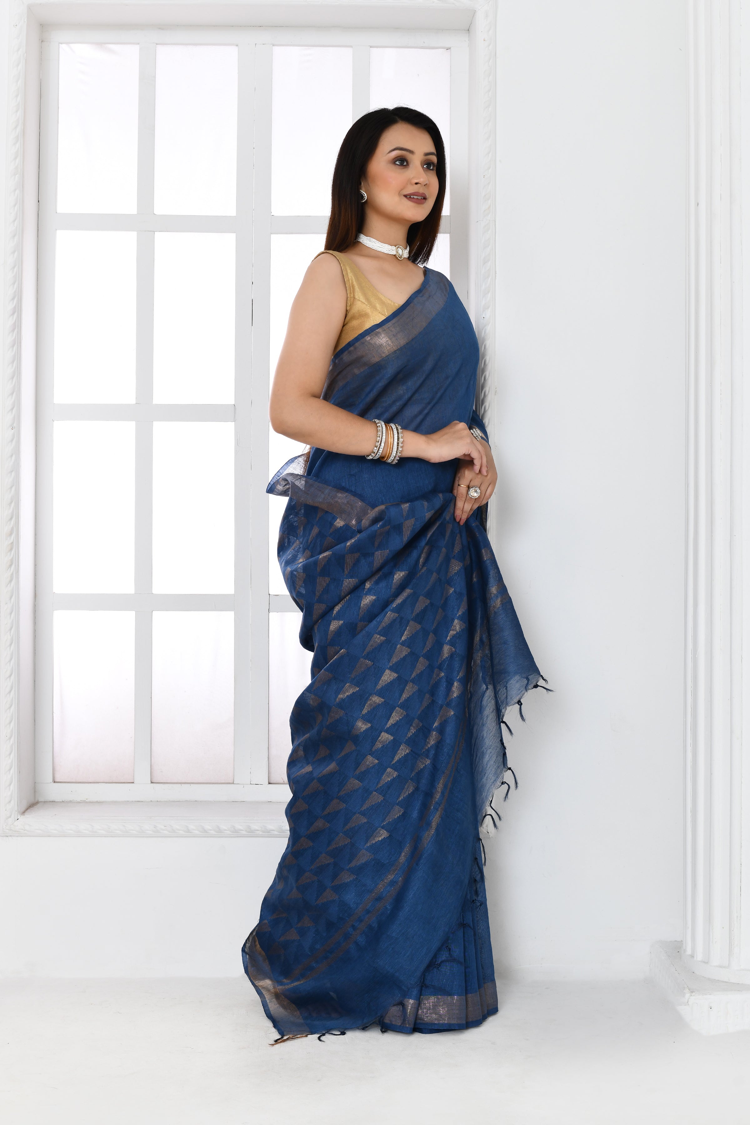 Pure handloom tussar linen saree with woven zari pallu