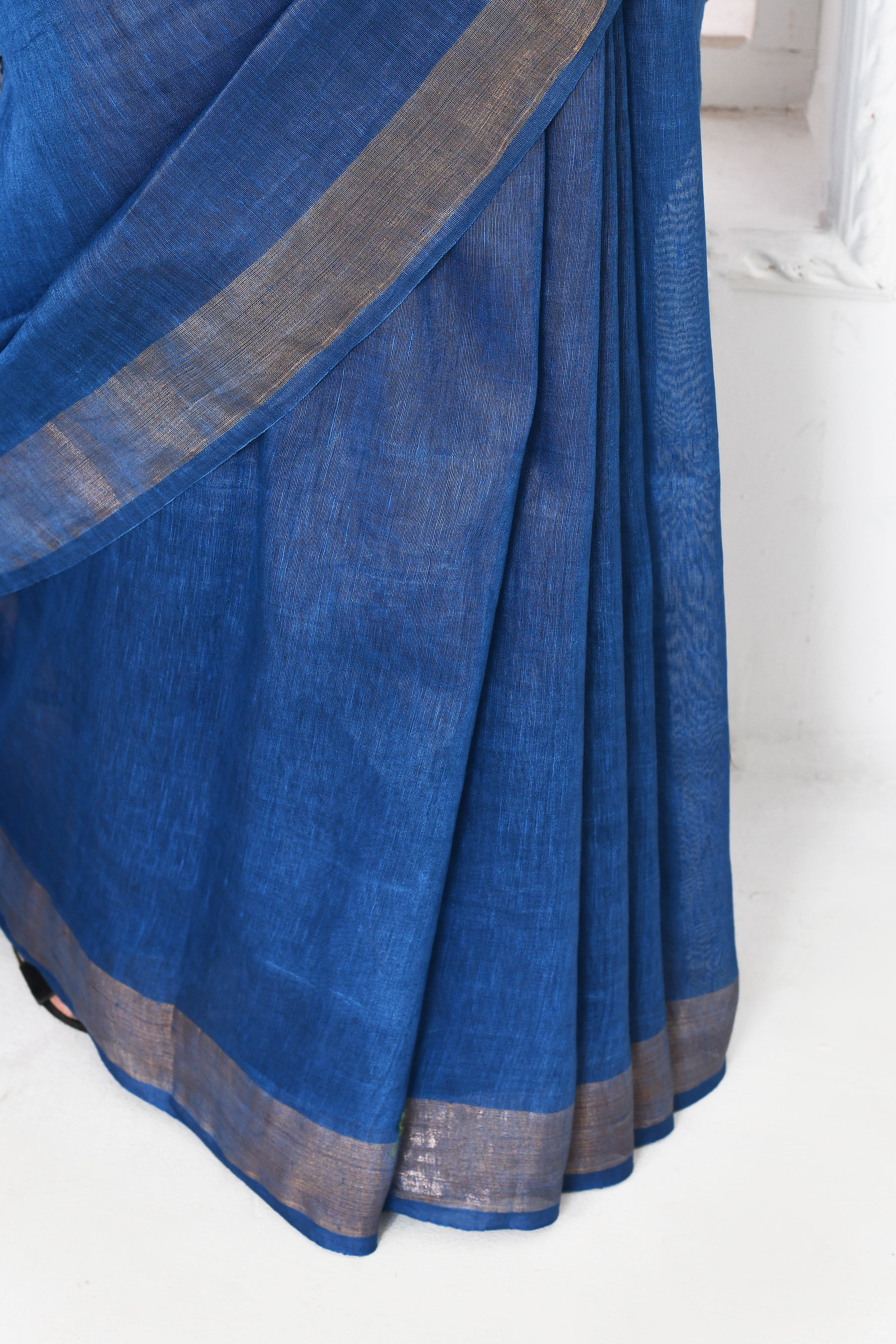 Pure handloom tussar linen saree with woven zari pallu