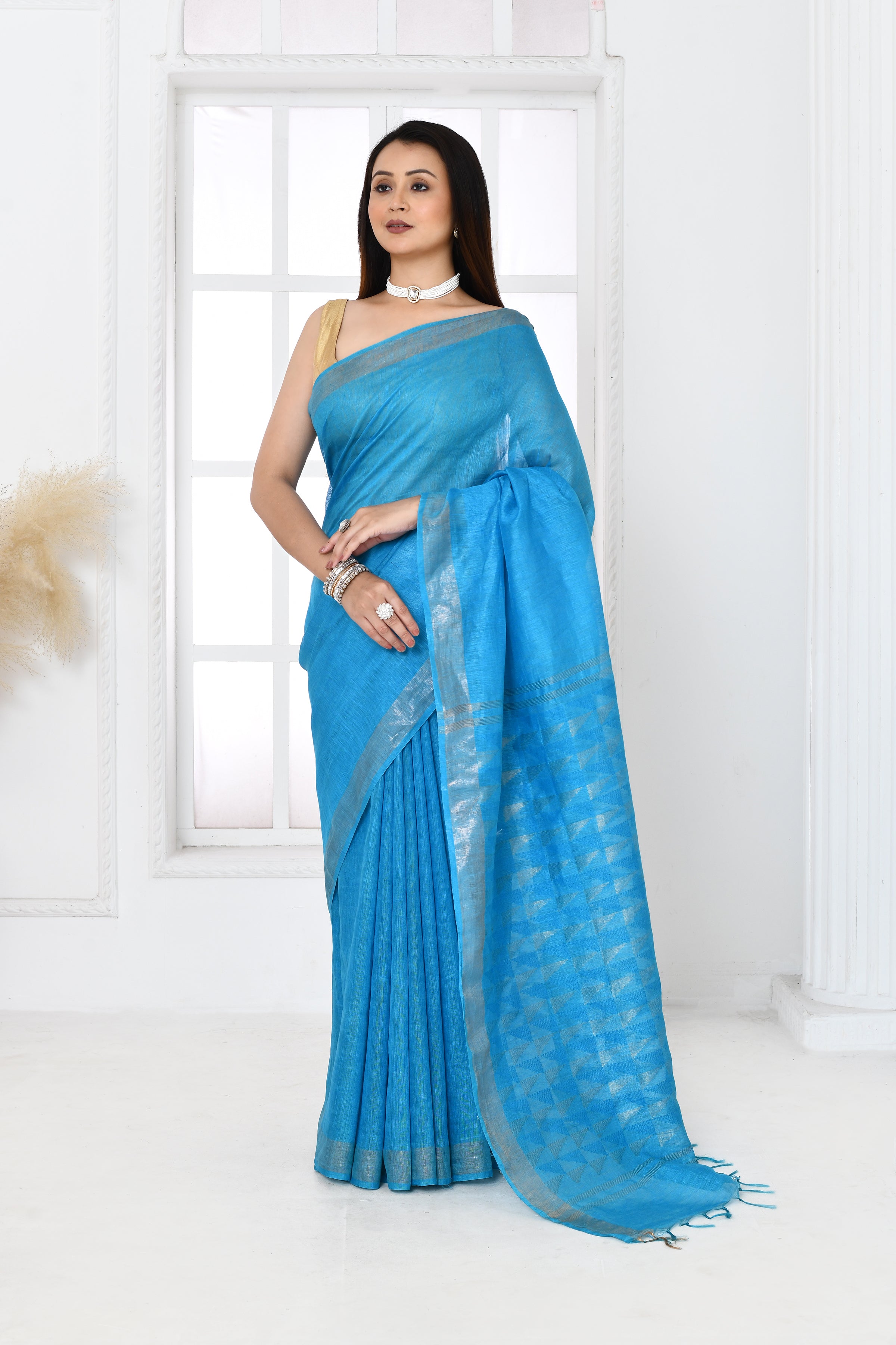 Pure handloom tussar linen saree with woven zari pallu
