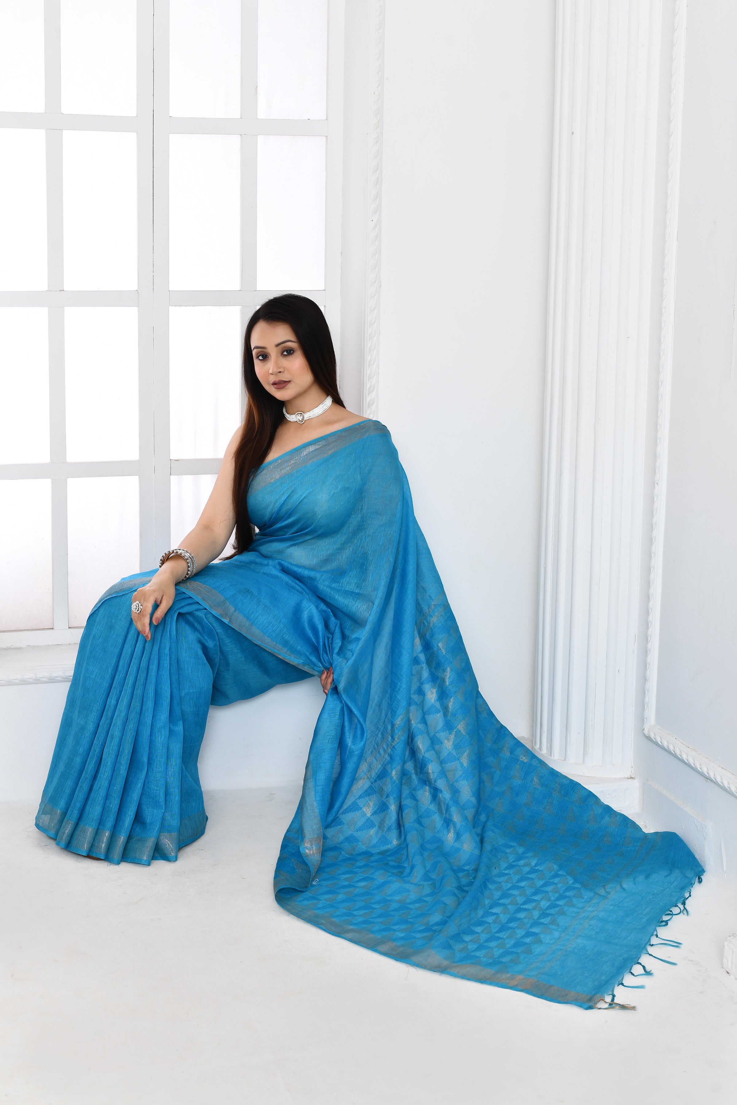 Pure handloom tussar linen saree with woven zari pallu