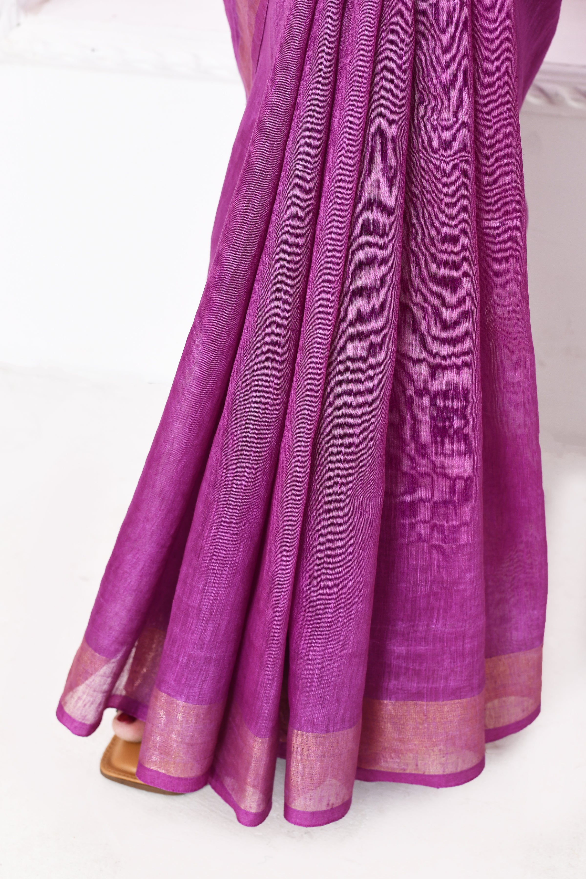 Pure handloom tussar linen saree with woven zari pallu