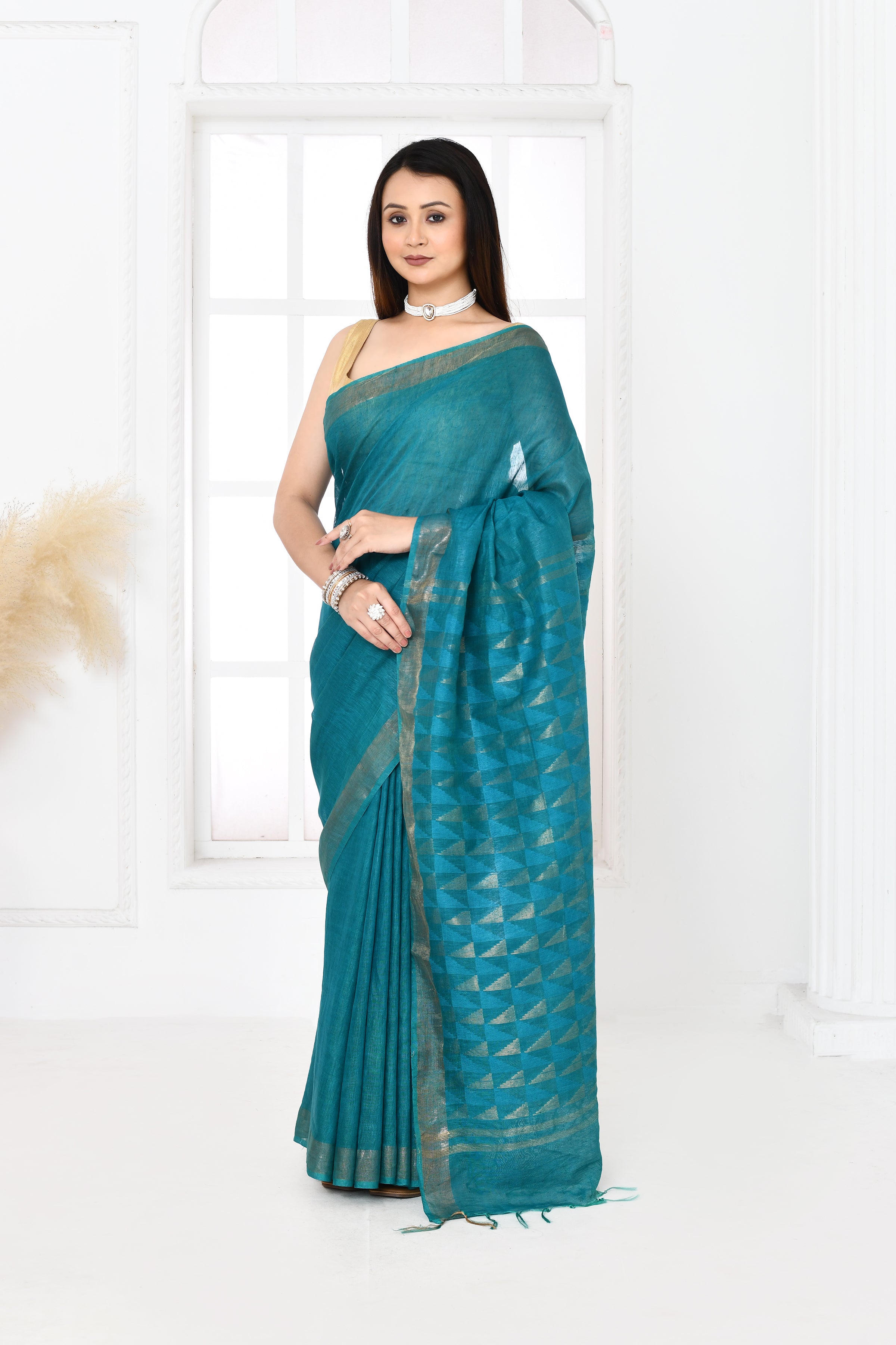 Pure handloom tussar linen saree with woven zari pallu