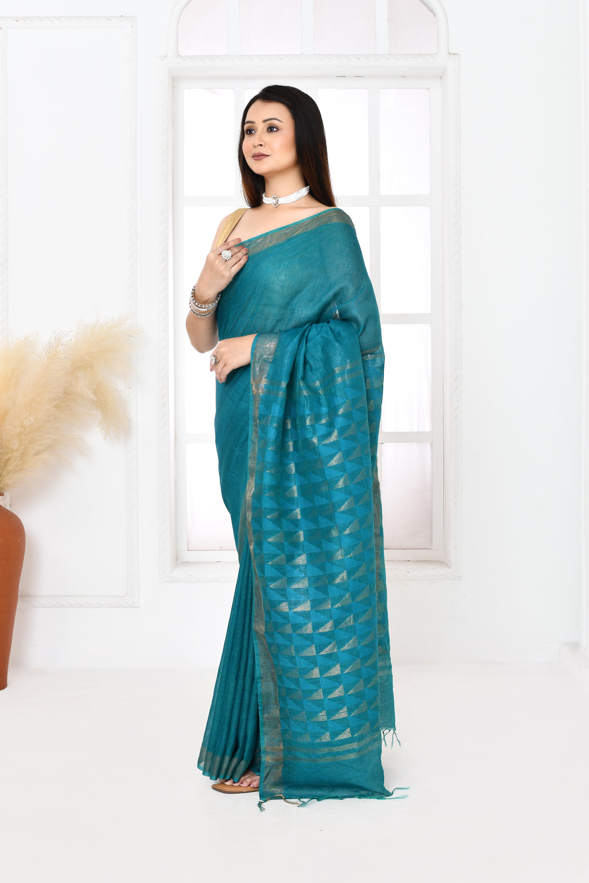 Pure handloom tussar linen saree with woven zari pallu