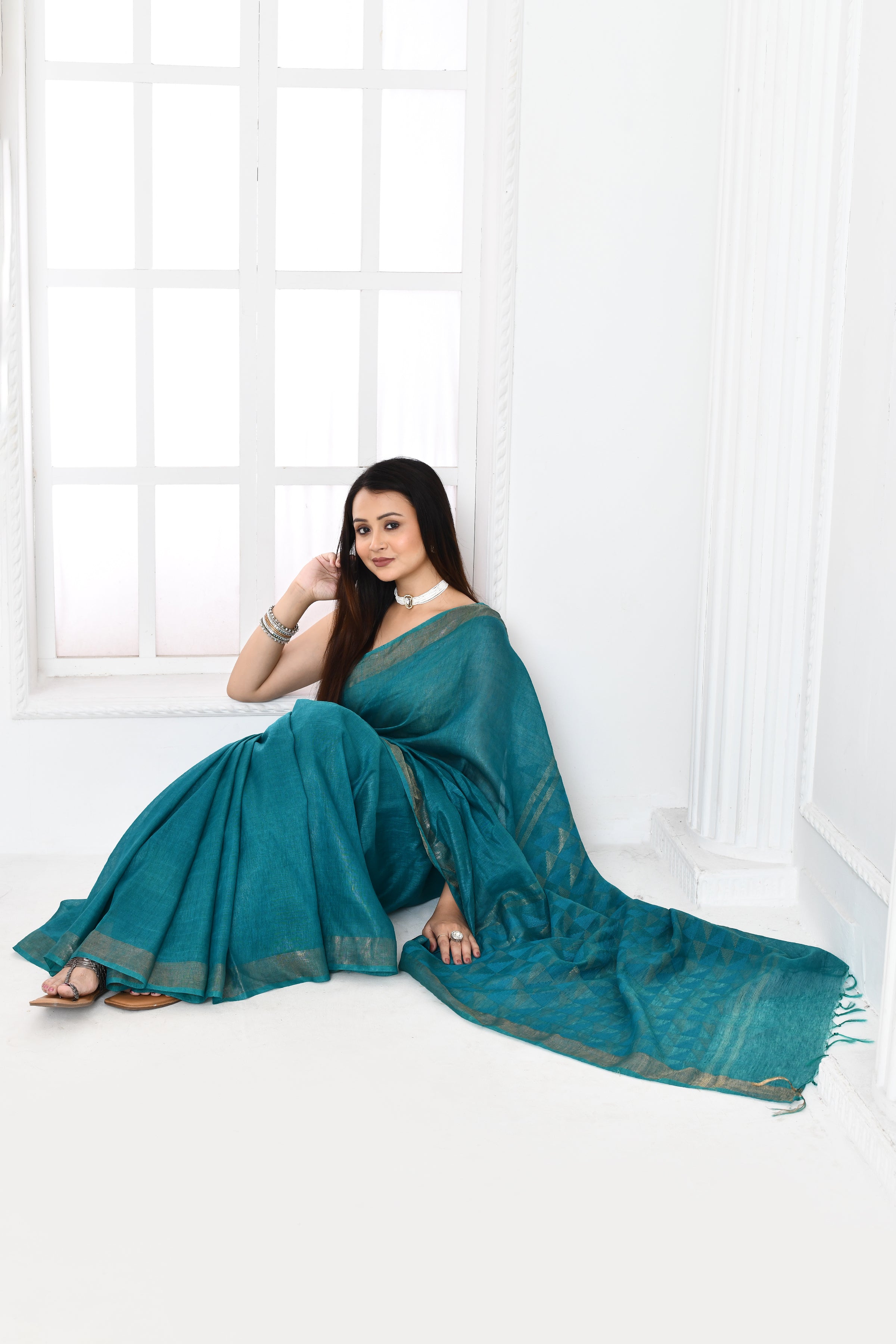 Pure handloom tussar linen saree with woven zari pallu