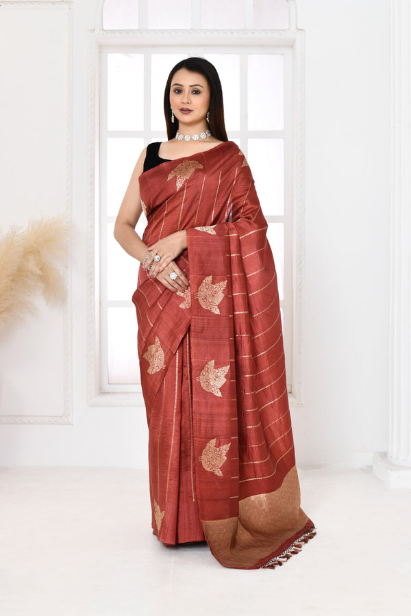 Pure handloom Banarasi katan silk saree with golden stripes pattern kadwa weaving & satin silk border-Coral