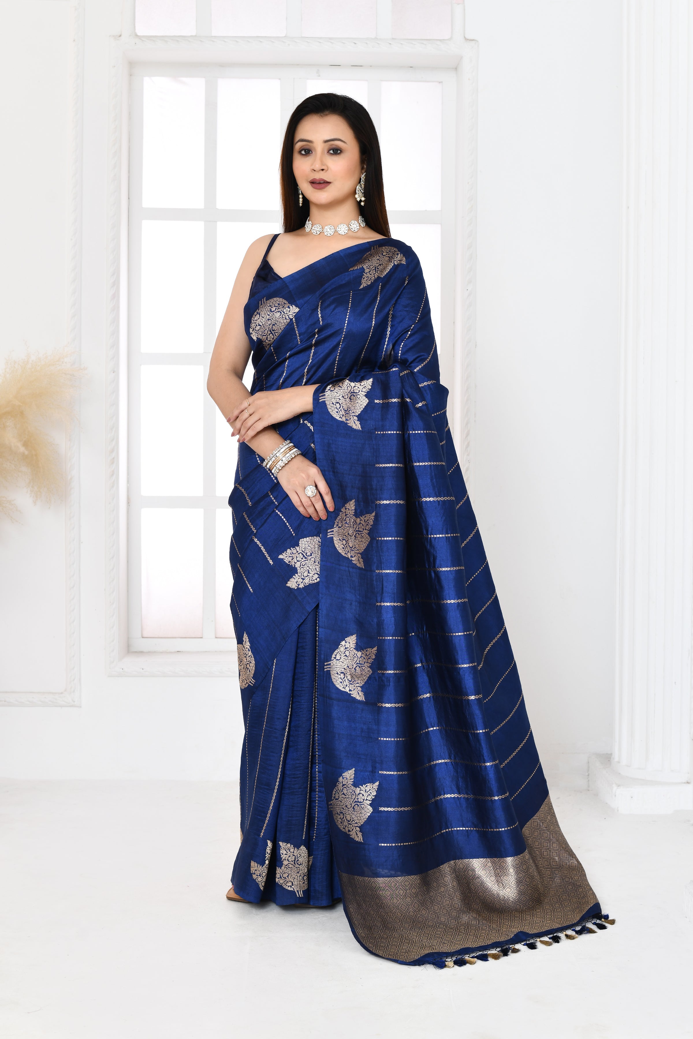 Pure handloom Banarasi katan silk saree with golden stripes pattern kadwa weaving & satin silk border-Royal blue