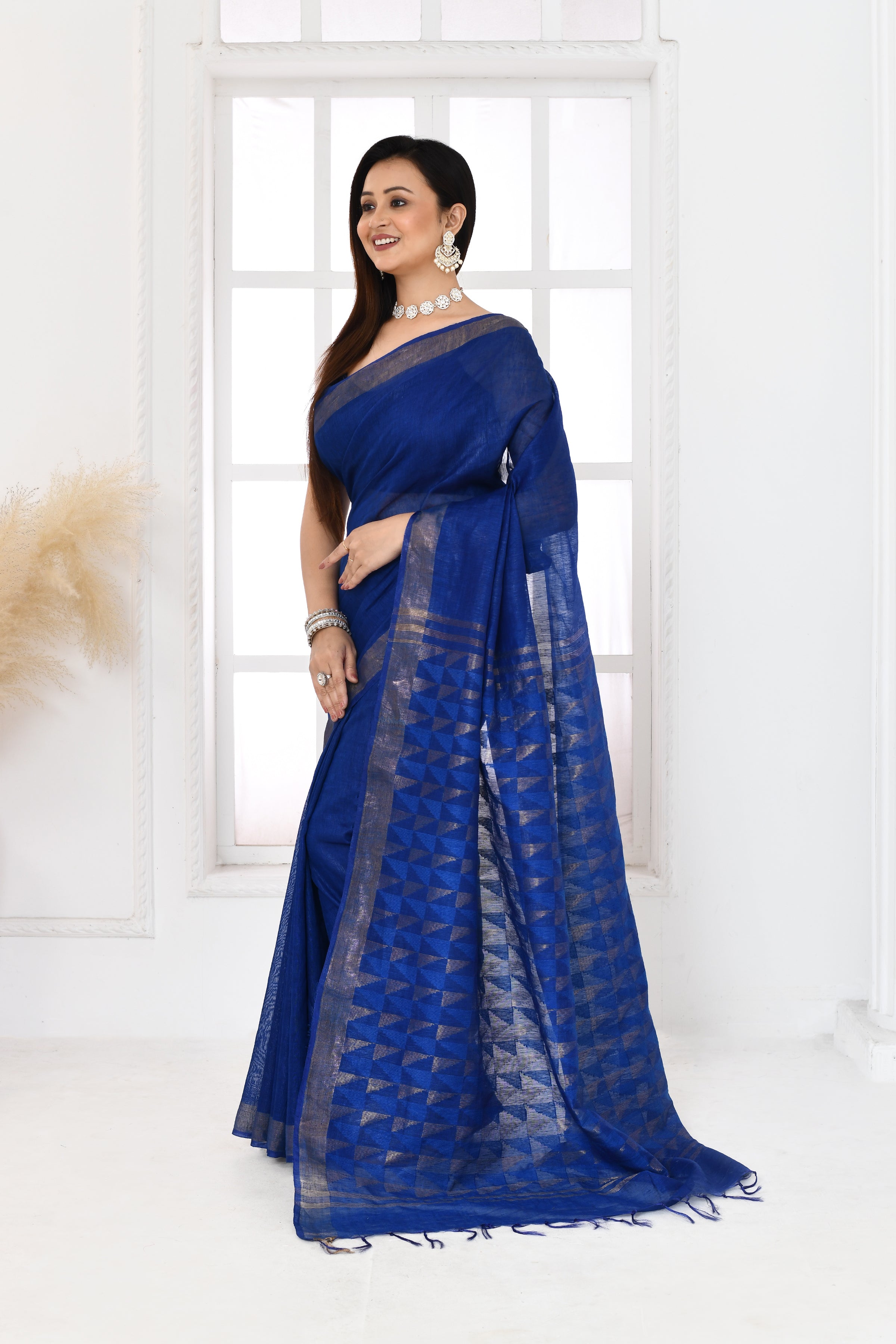 Pure handloom tussar linen saree with woven zari pallu