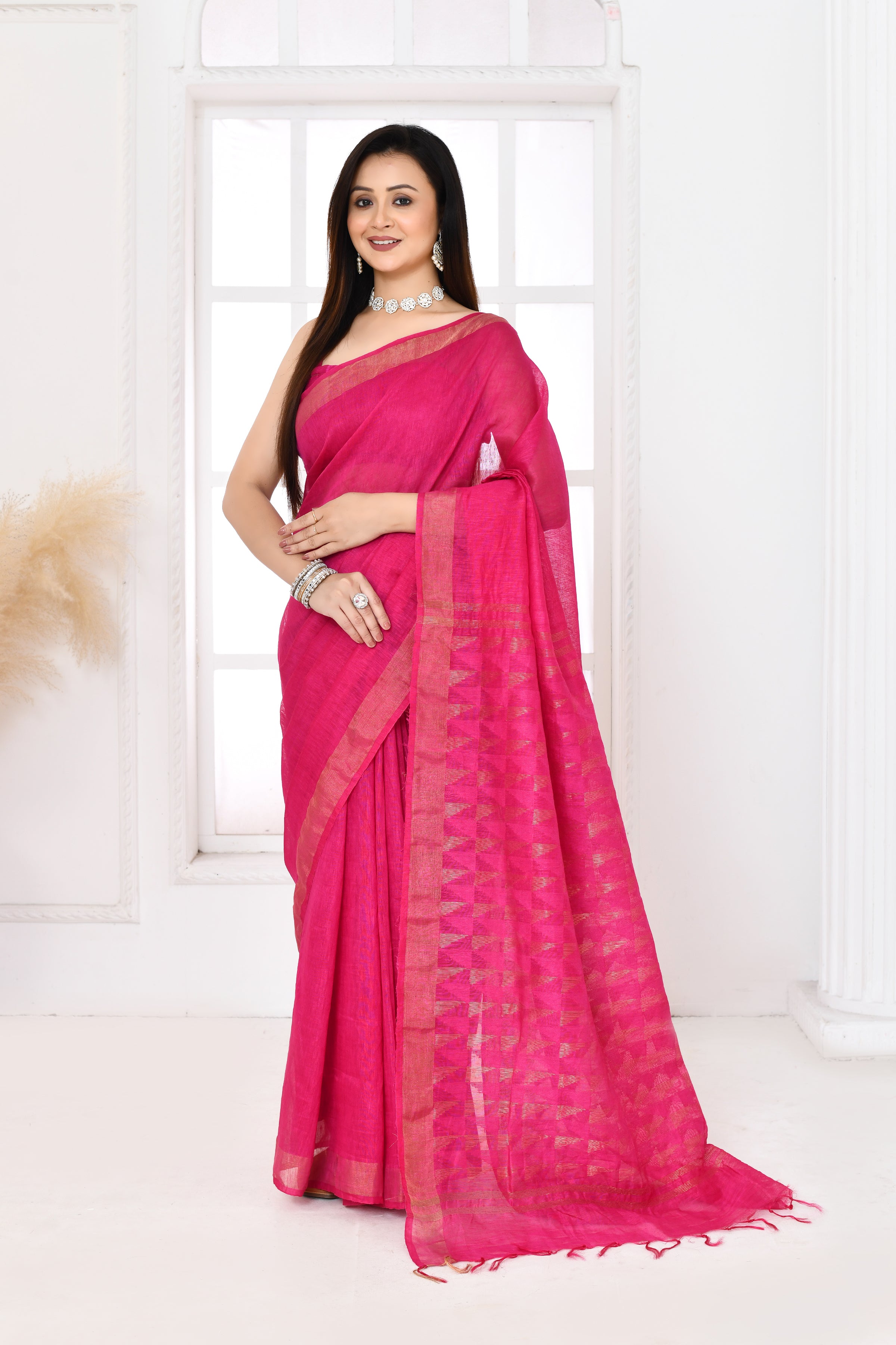 Pure handloom tussar linen saree with woven zari pallu