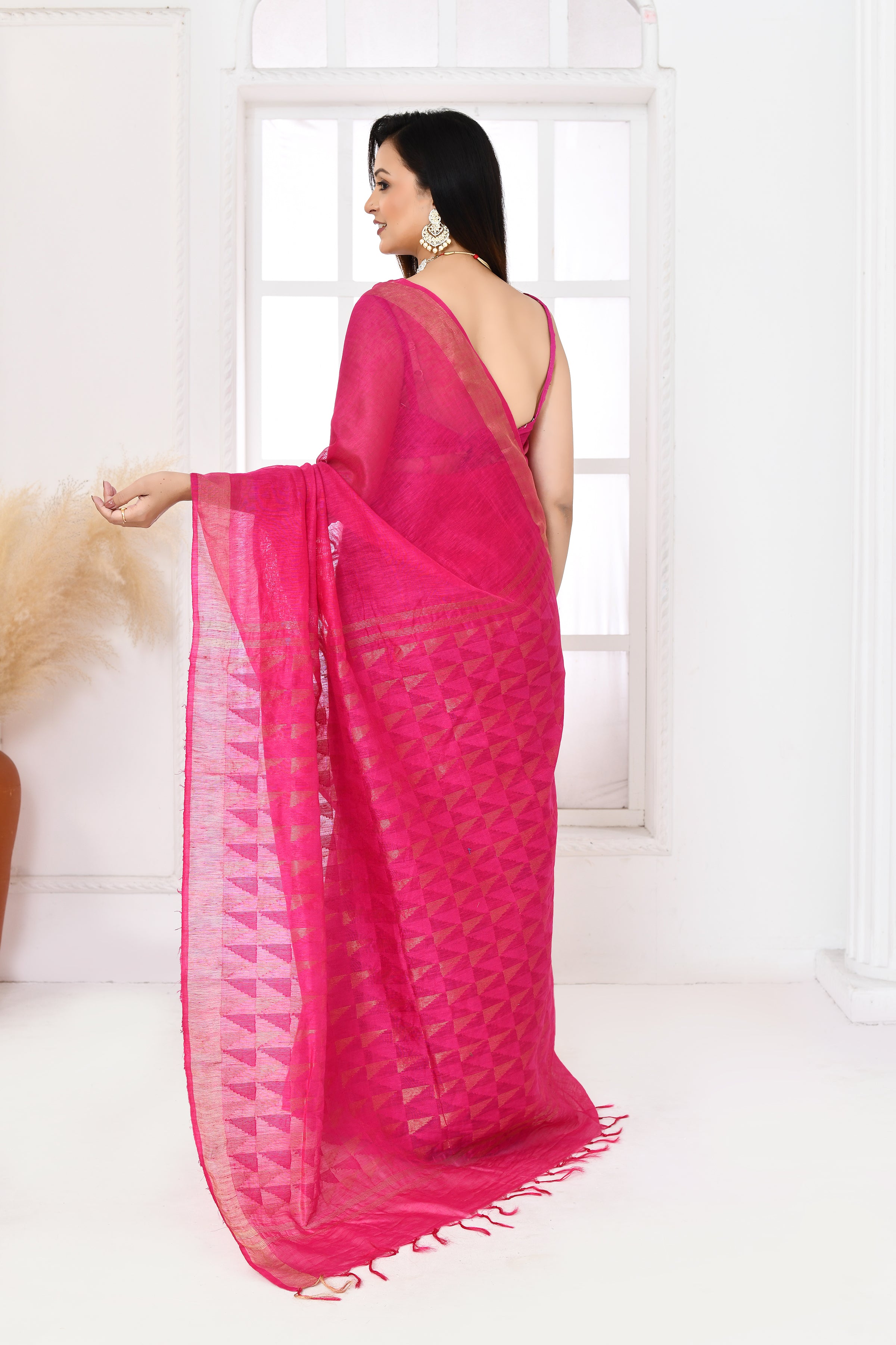 Pure handloom tussar linen saree with woven zari pallu