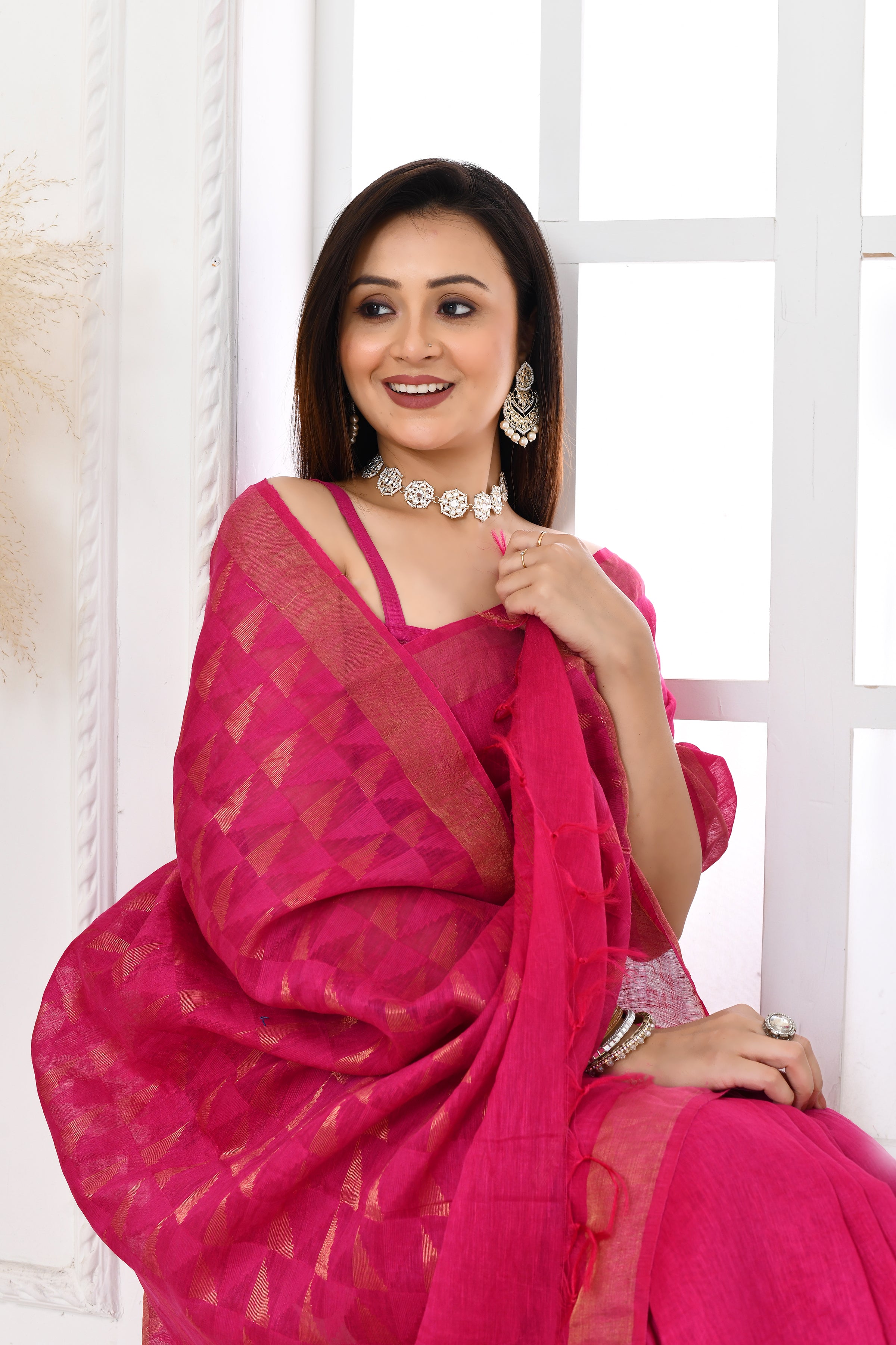 Pure handloom tussar linen saree with woven zari pallu