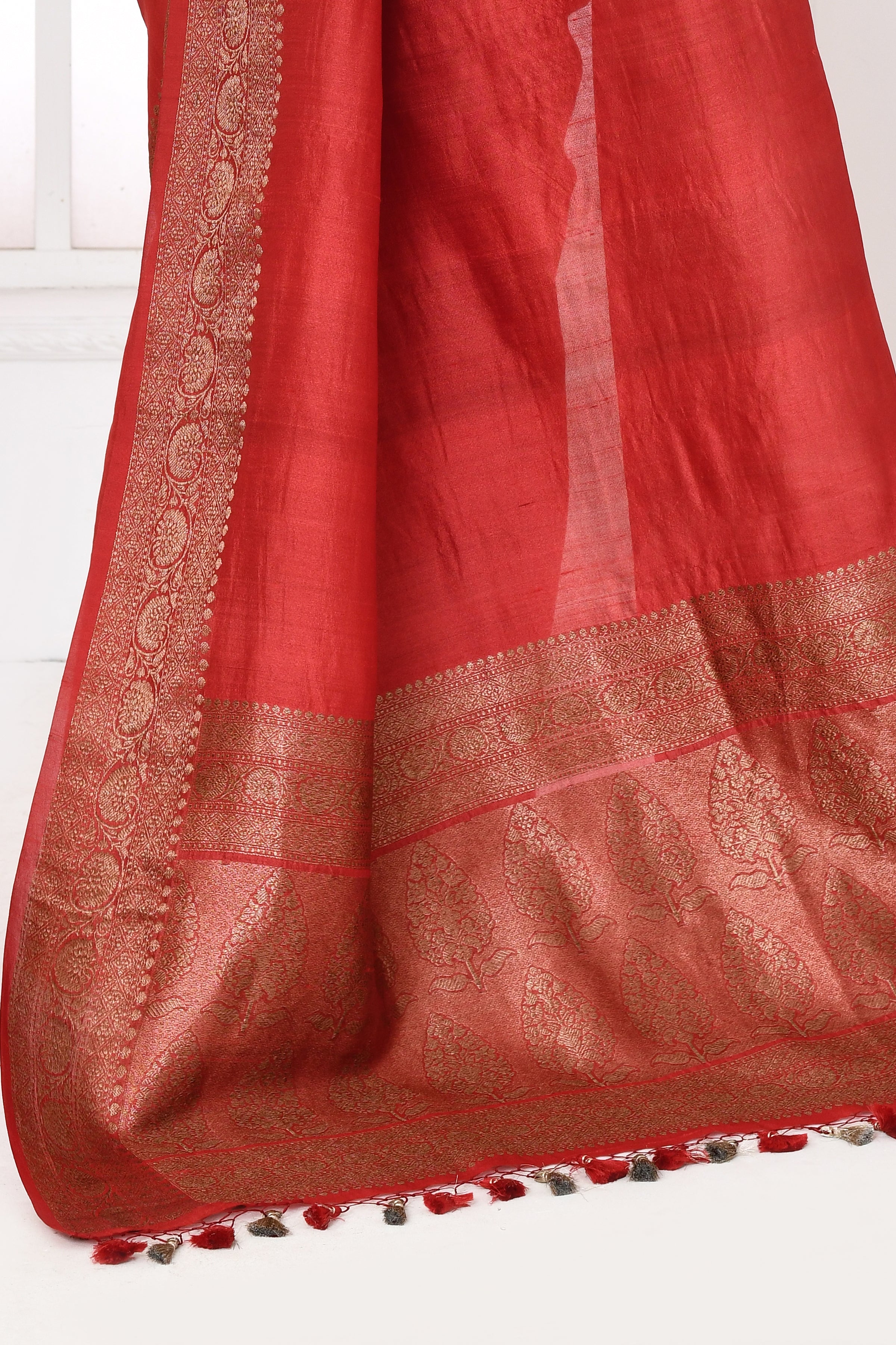 Pure tussar silk Banarasi saree with kadwa weaving-Red