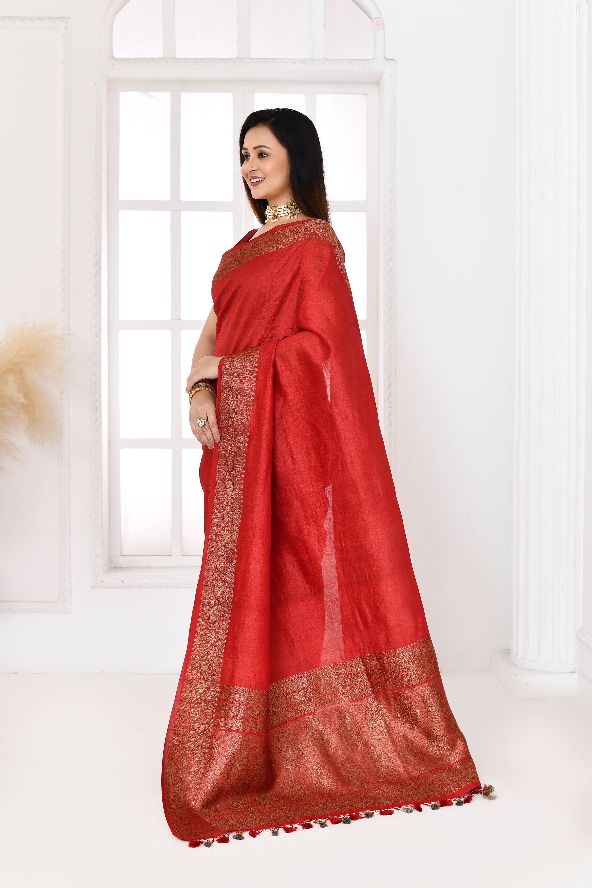 Pure tussar silk Banarasi saree with kadwa weaving-Red