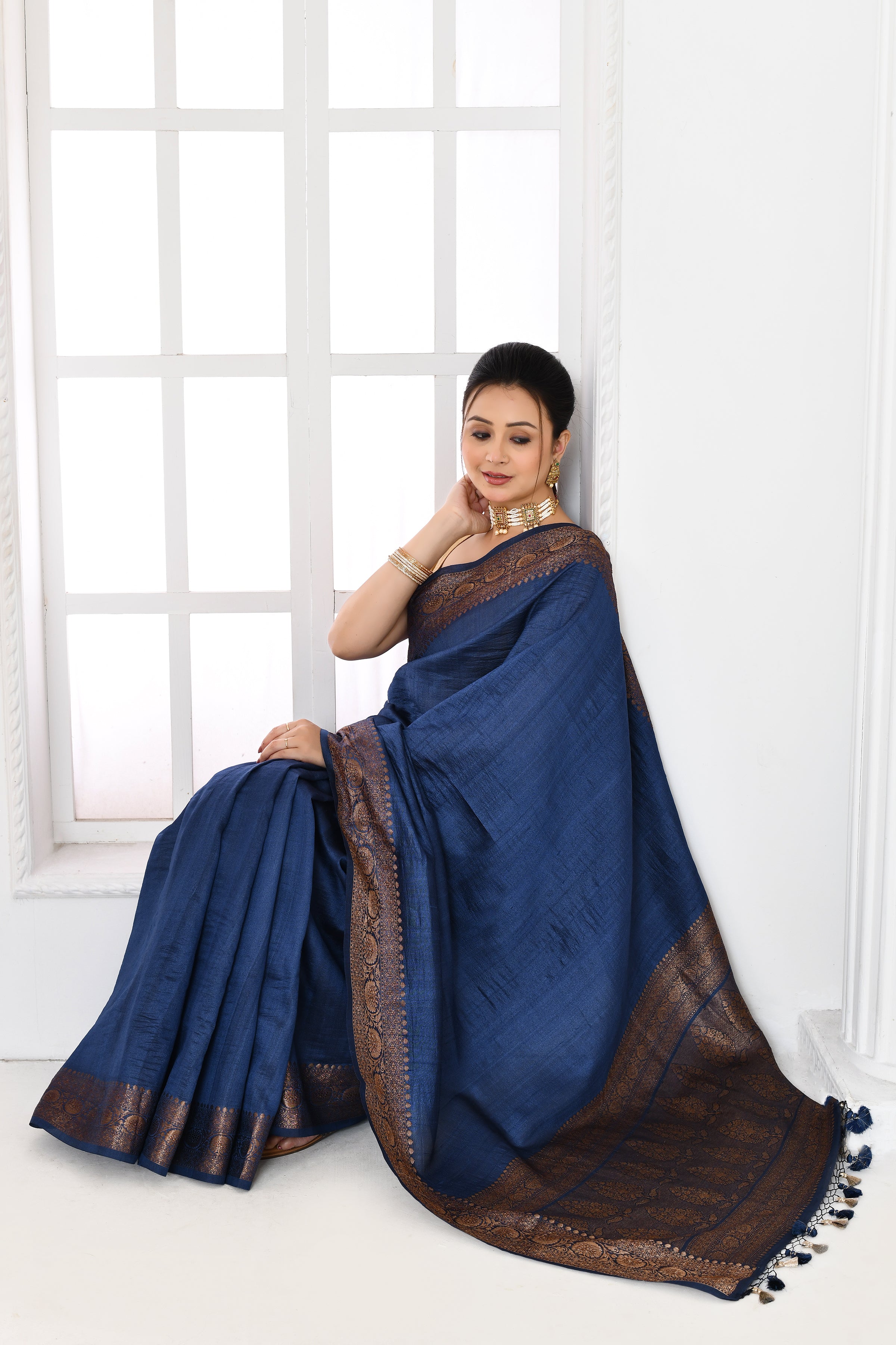 Pure tussar silk Banarasi saree with kadwa weaving-Royal blue