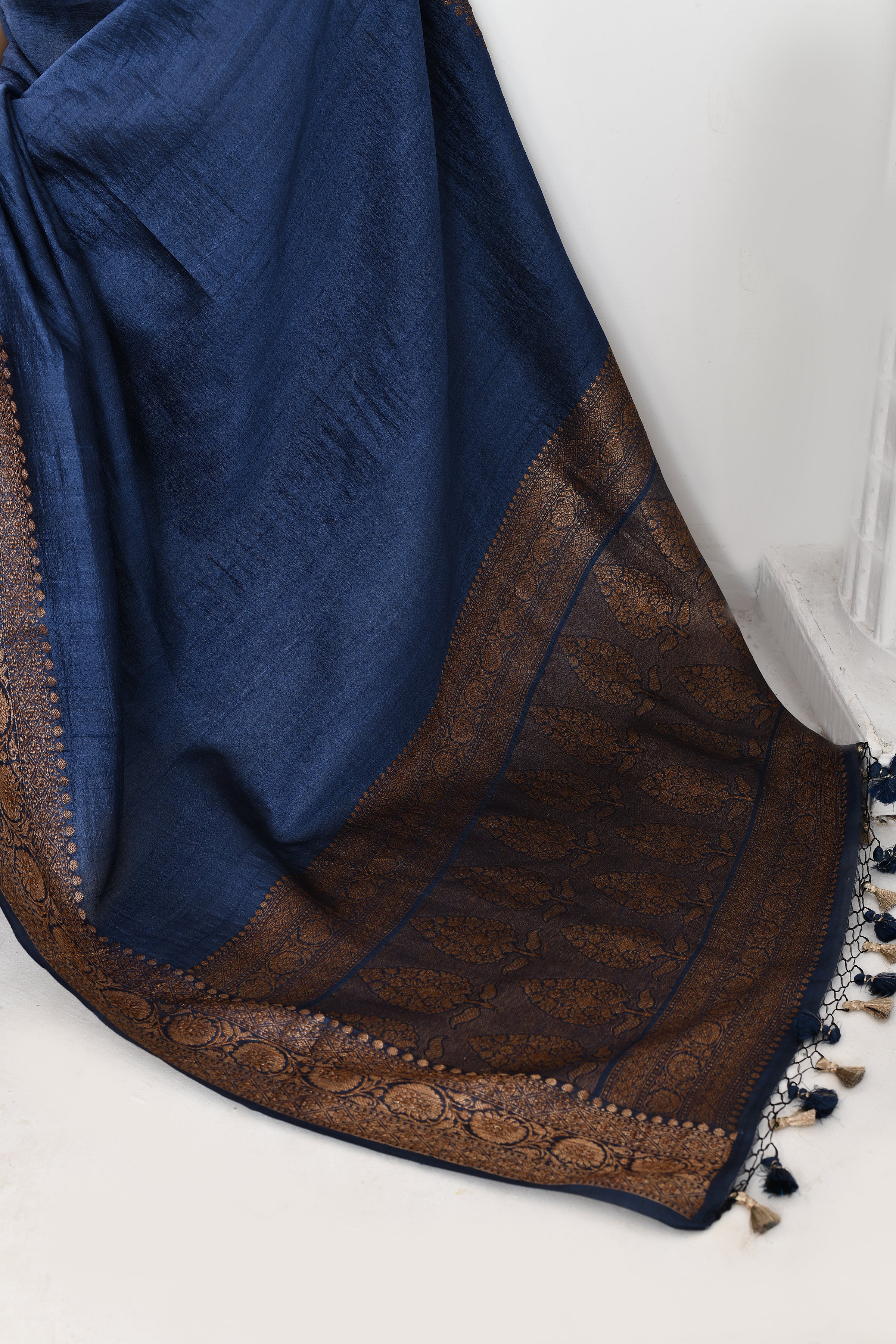 Pure tussar silk Banarasi saree with kadwa weaving-Royal blue