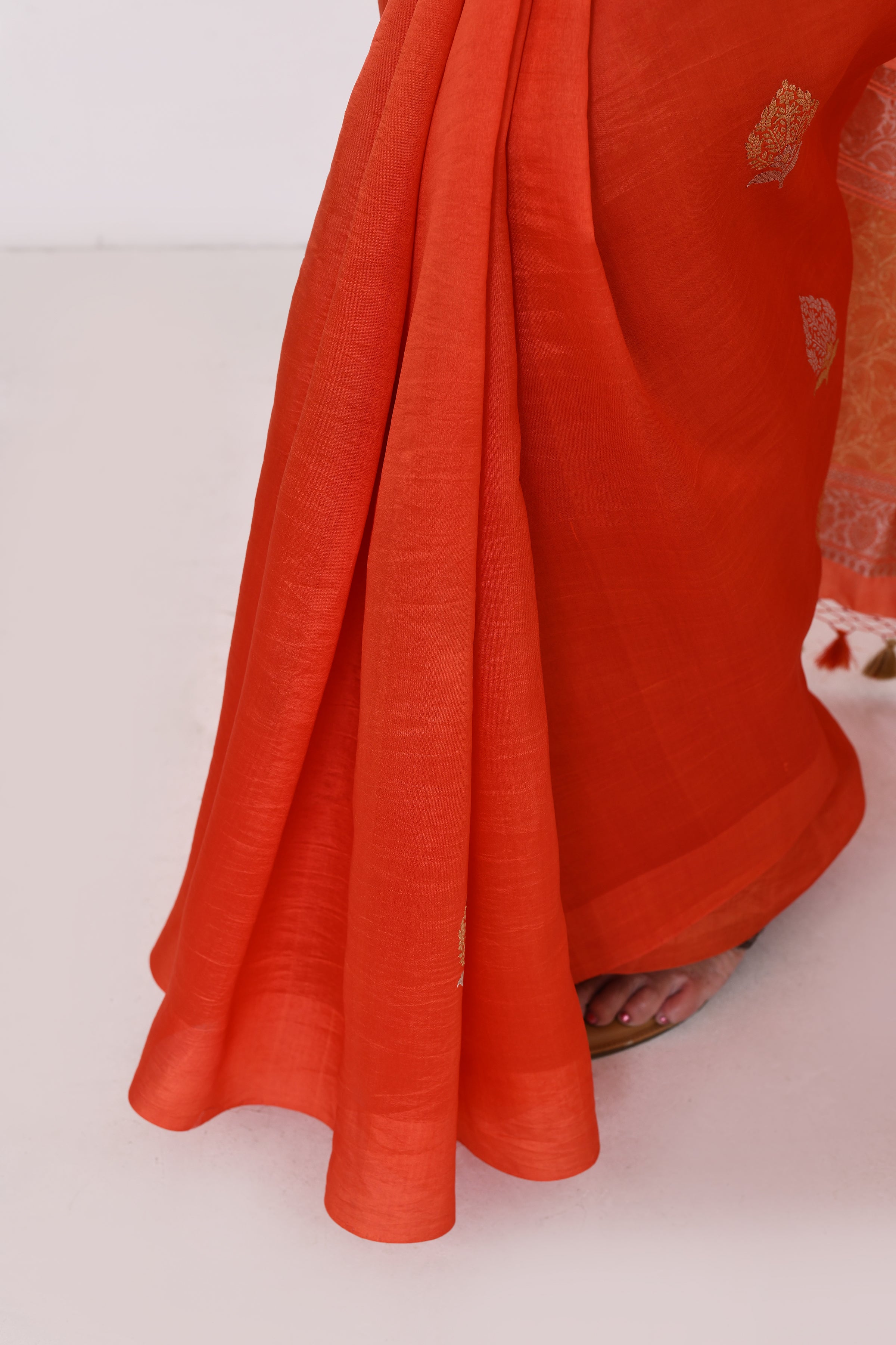 Pure handloom Banarasi katan silk saree with floral pattern kadwa weaving & satin silk border-Rust Orange