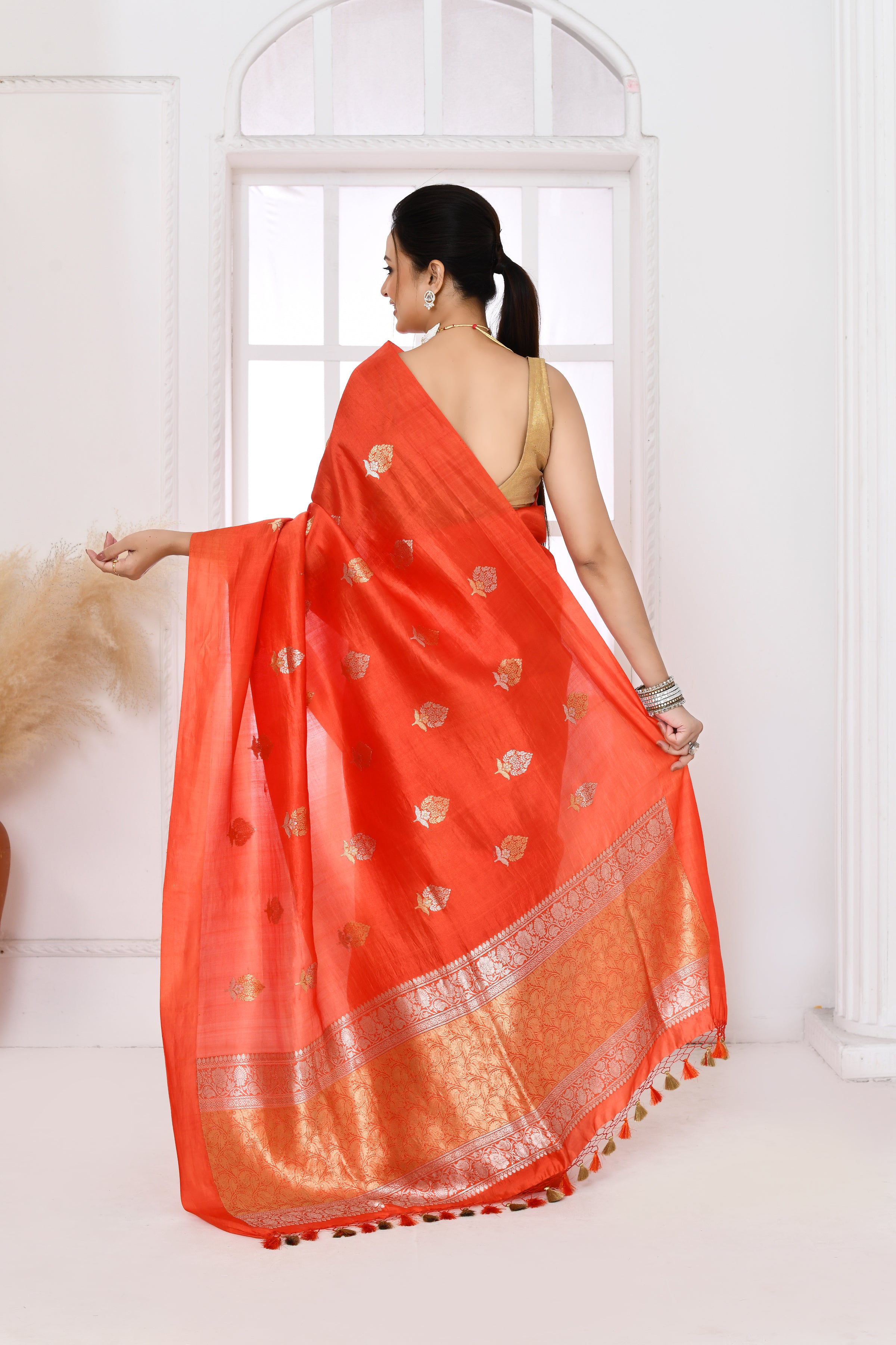 Pure handloom Banarasi katan silk saree with floral pattern kadwa weaving & satin silk border-Rust Orange