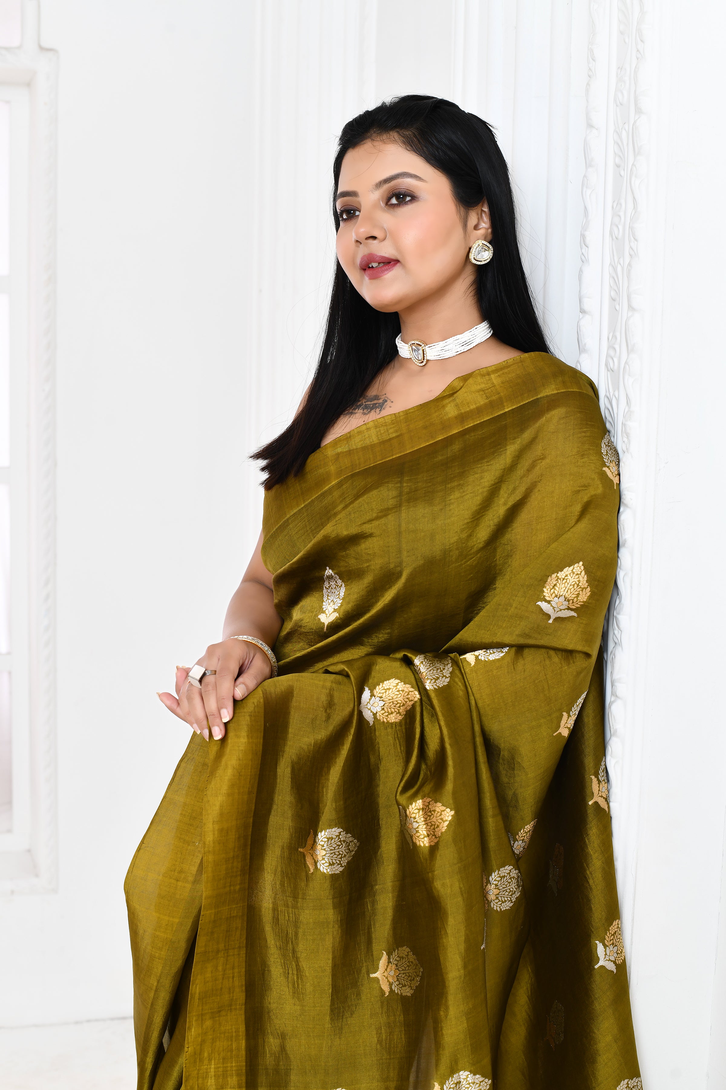 Pure handloom Banarasi katan silk saree with floral pattern kadwa weaving & satin silk border-olive green