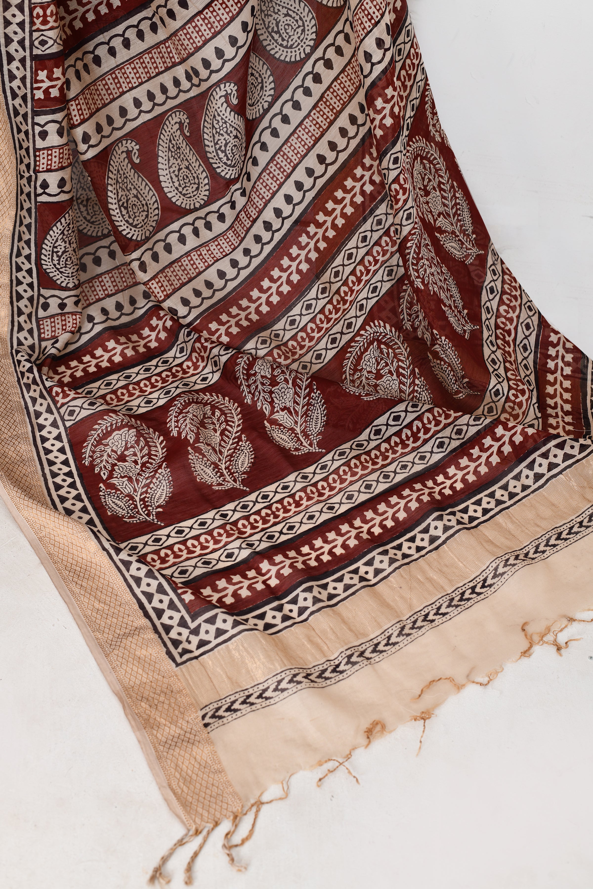 Maheshwari cross border bagh print saree-maroon
