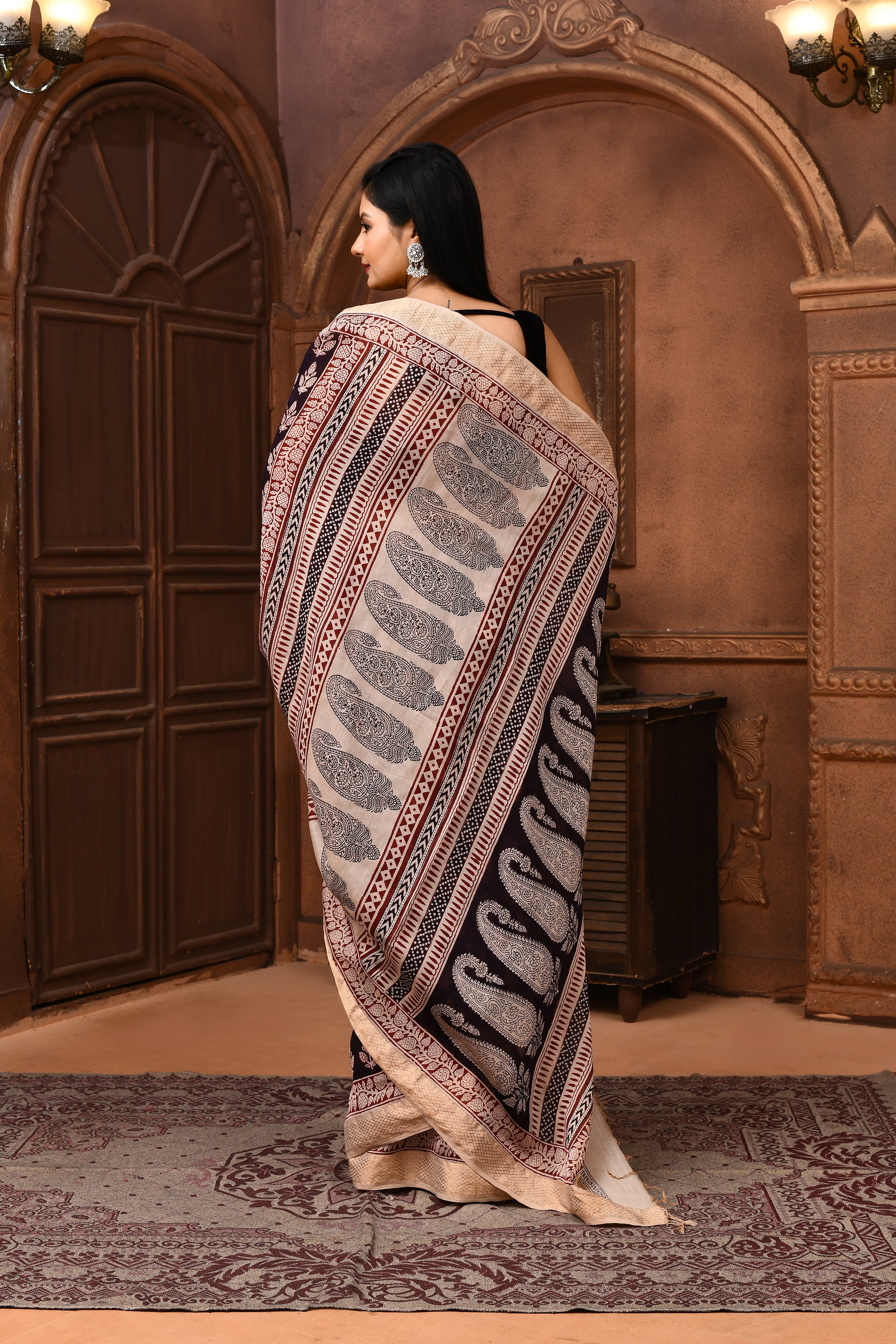 Maheshwari cross border bagh print saree -black