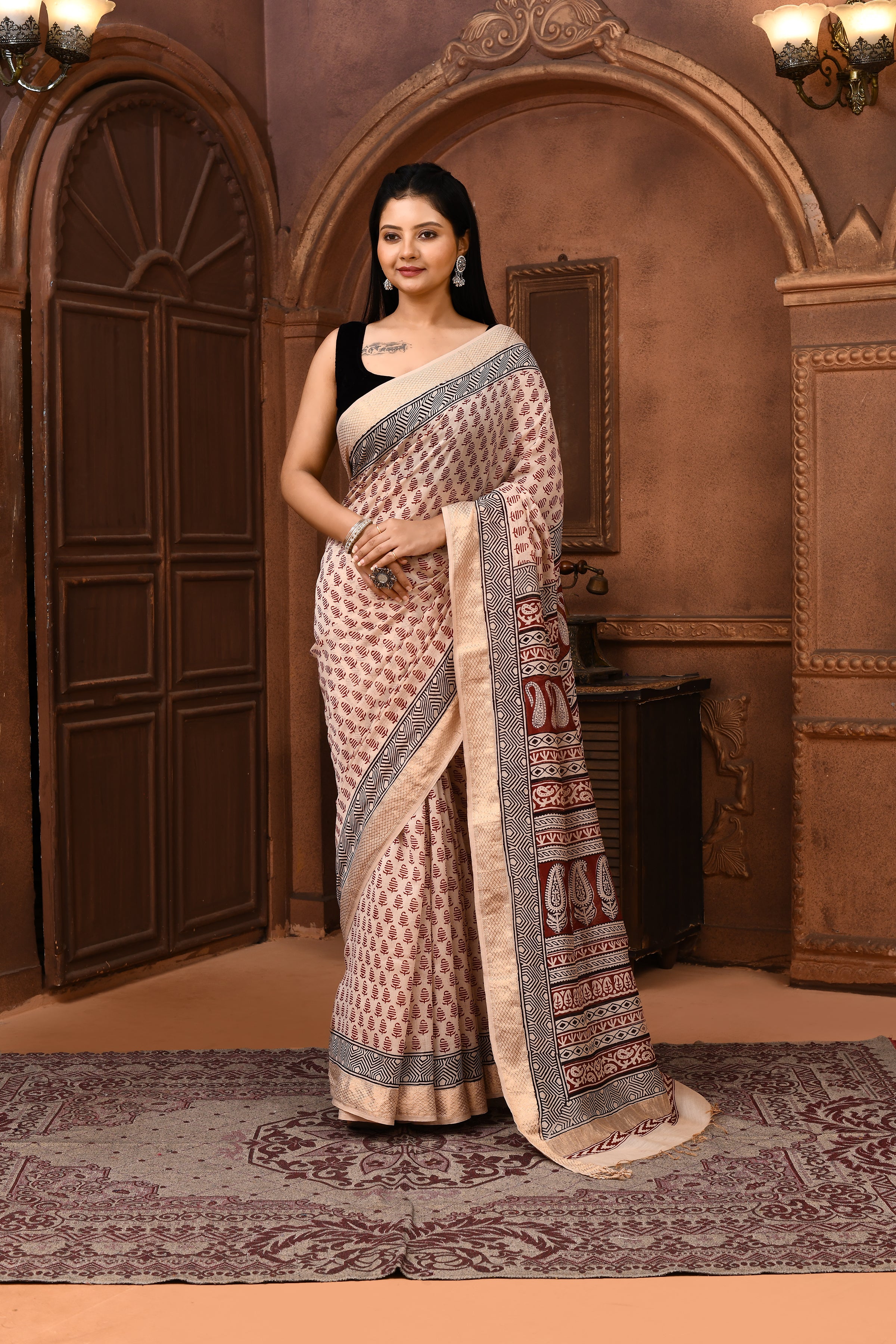 Maheshwari cross border bagh print saree in off-white